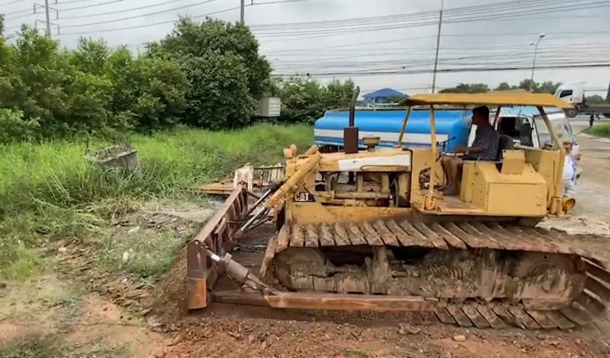 ขายแทรกเตอร์caterpillar D5Bตีนเป็ด เกียร์ตัด เอกสารใบซื้อขาย รถใช้งานดี แรงดี ใช้งานปกติราคา470,000บ.