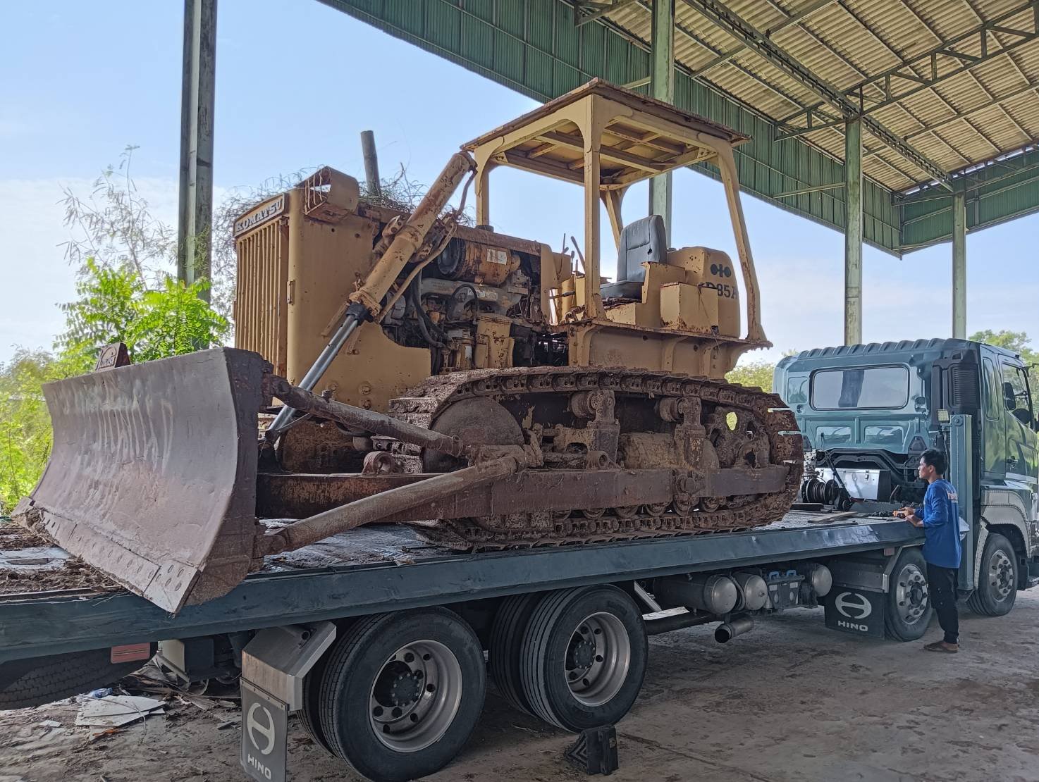 ขายแทรกเตอร์komatsu D60a-3 ตีนไก่    
เที่ยบเท่าD6 เอกสารใบซื้อขาย ราคา270,000บ.