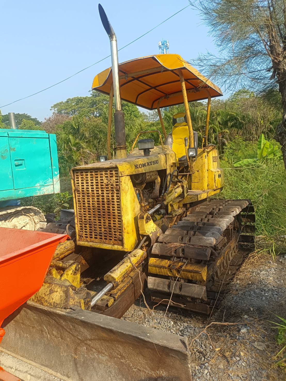 ขายแทรคเตอร์komatsu d20p-5ตีนเป็ด ใช้งานได้ ราคา180,000บ.
