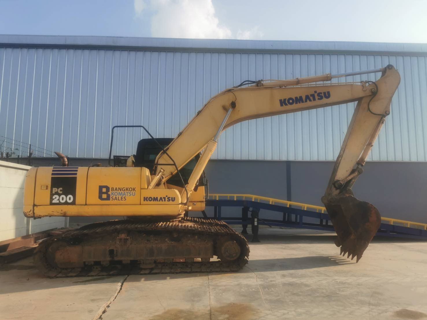 ขายแม็คโครkomatsu pc200-7ใช้งานได้ปกติ ใบซื้อขาย ราคา6.7แสน