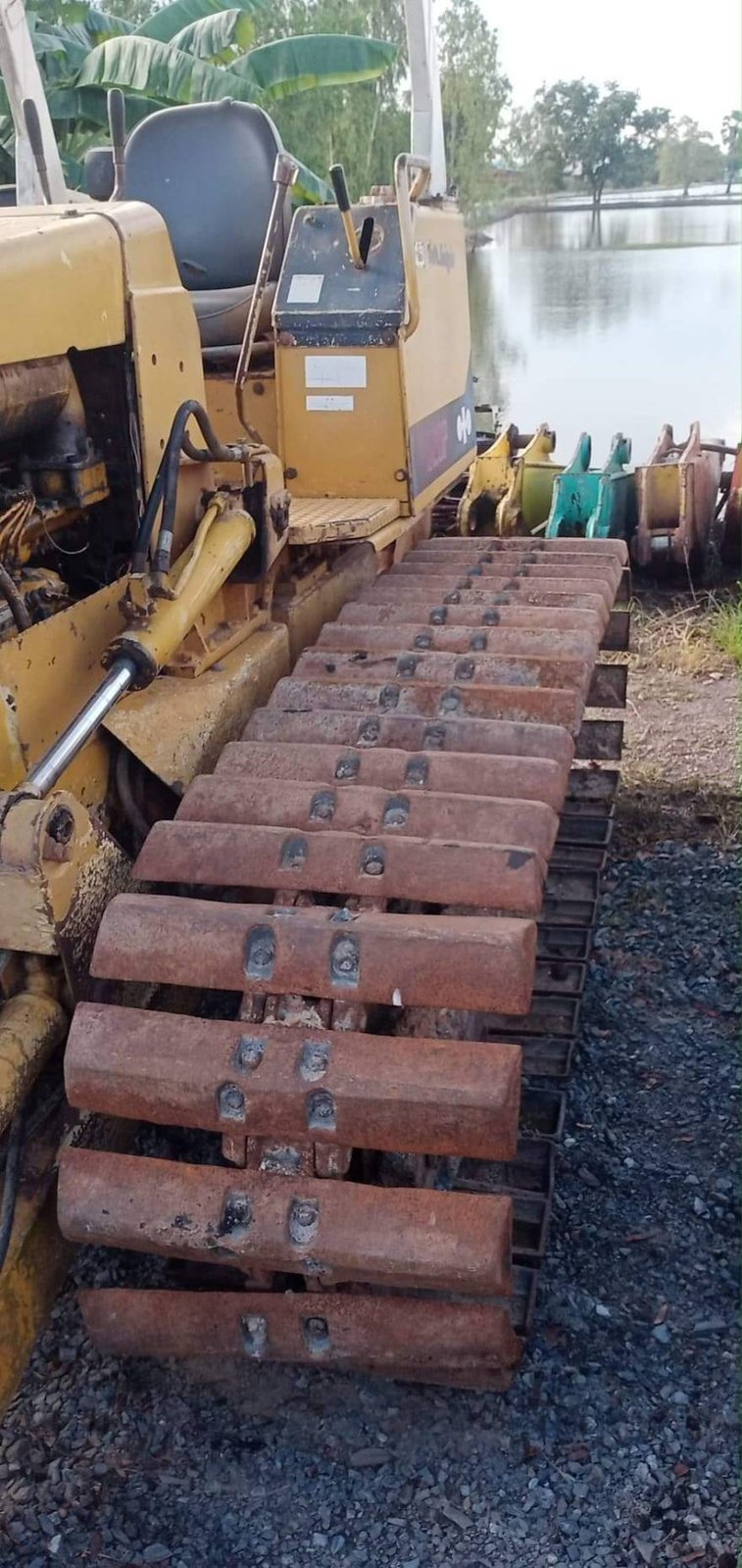ขายแทรกเตอร์komatsu D20p-6ตีนเป็ด รถใช้งานได้  ราคา220,000บ.