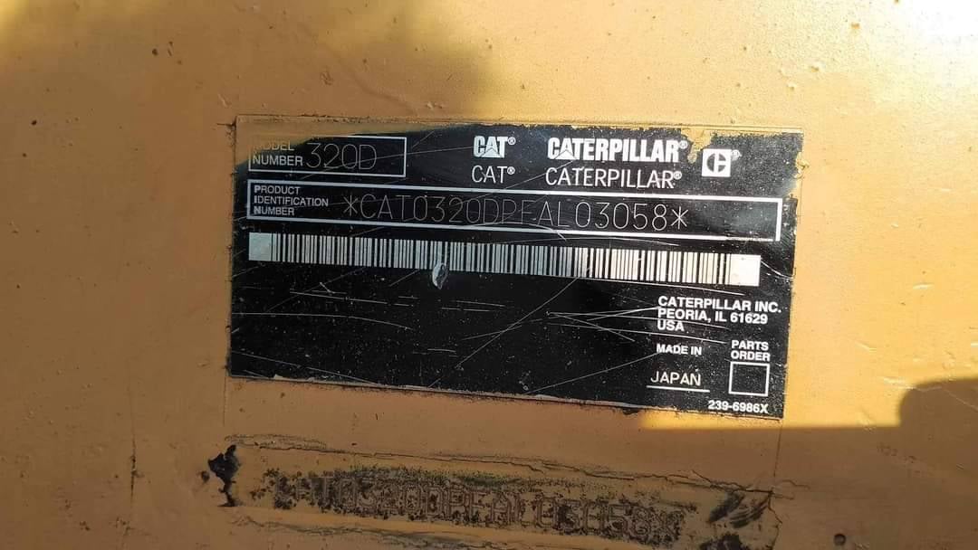 ขายแม็คโครcaterpillar 320Dมีทะเบียน ใช้งานดีราคา5.5แสน