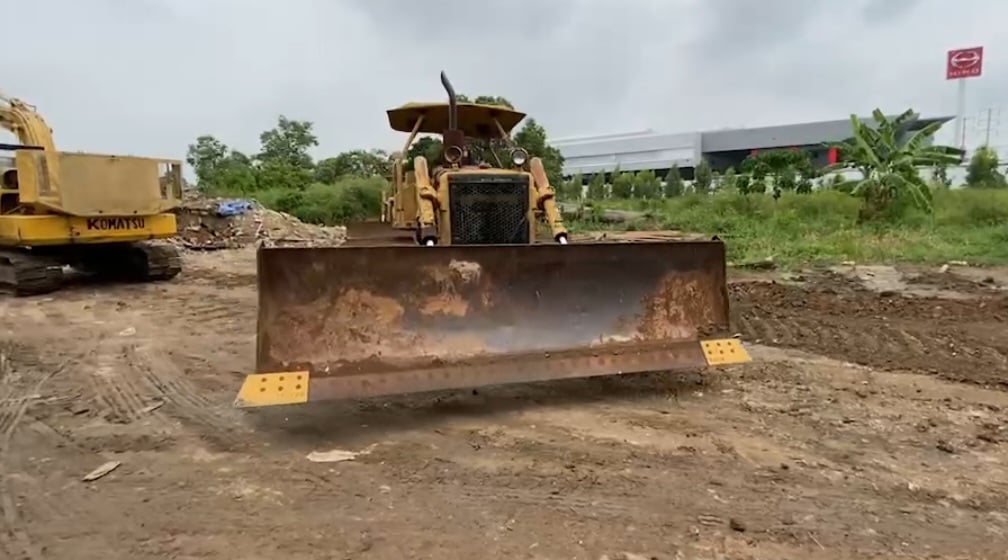 ขายแทรกเตอร์caterpillar D5Bตีนเป็ด เกียร์ตัด เอกสารใบซื้อขาย รถใช้งานดี แรงดี ใช้งานปกติราคา470,000บ.