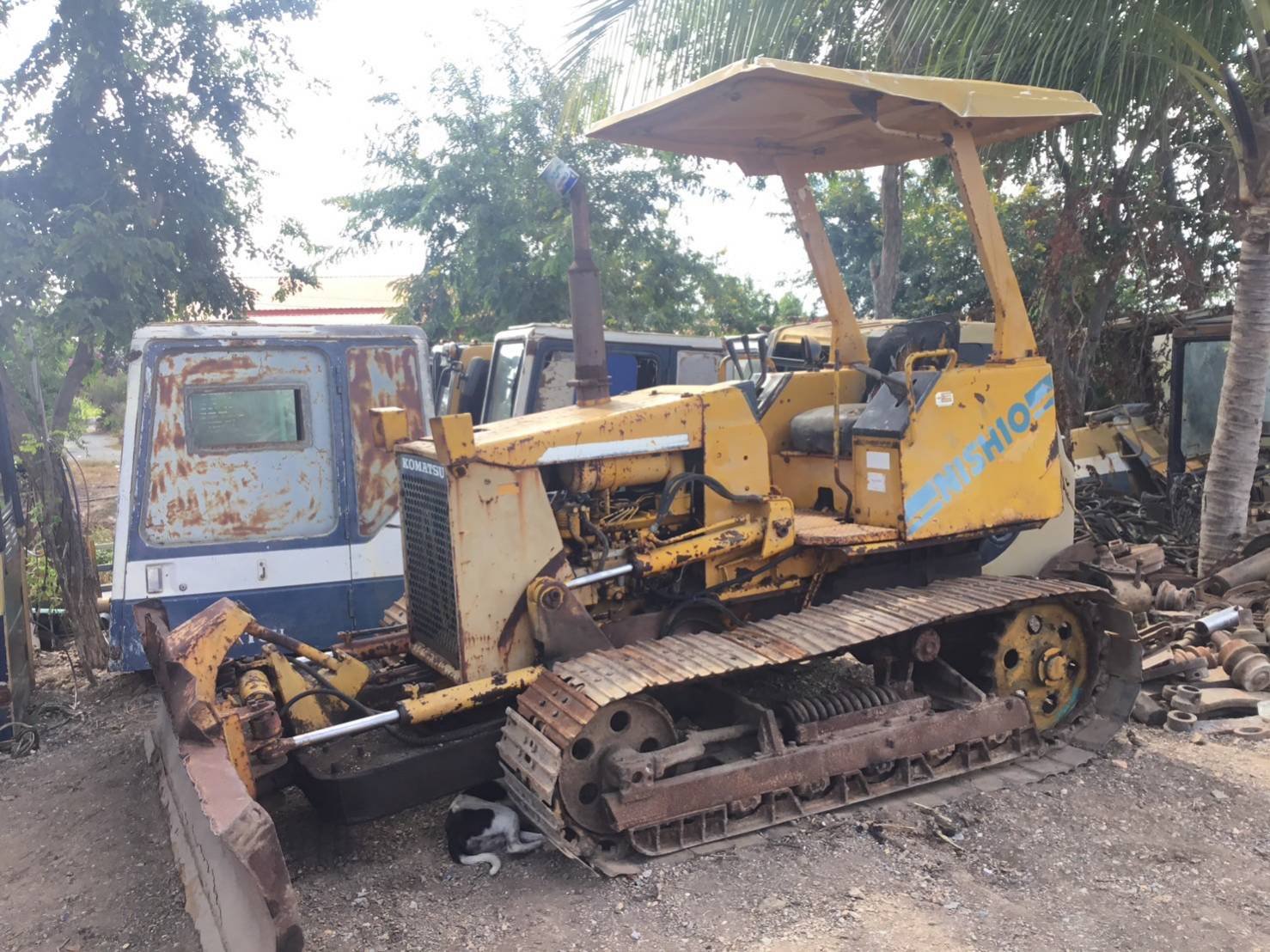 ขายแทรกเตอร์komatsu d20p-6 ตีนไก่ใช้งานปกติ ตีนได่ร่คา175,000บ. ถ้าเปลี่ยนตีนเป็ดให้ราคา195,000บ.