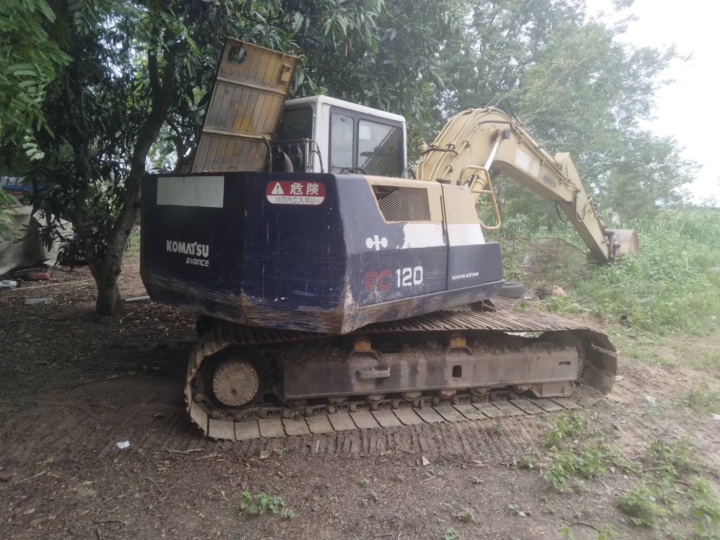 ขายแม็คโครkomatsu pc120-5 ำฟฟ้าครบ รถใช้งานดีปกติ เอกสารใบซื้อขายราตา480,000บ. ขายแม็คโครkomatsu pc120-5 ำฟฟ้าครบ รถใช้งานดีปกติ เอกสารใบซื้อขายราตา480,000บ.