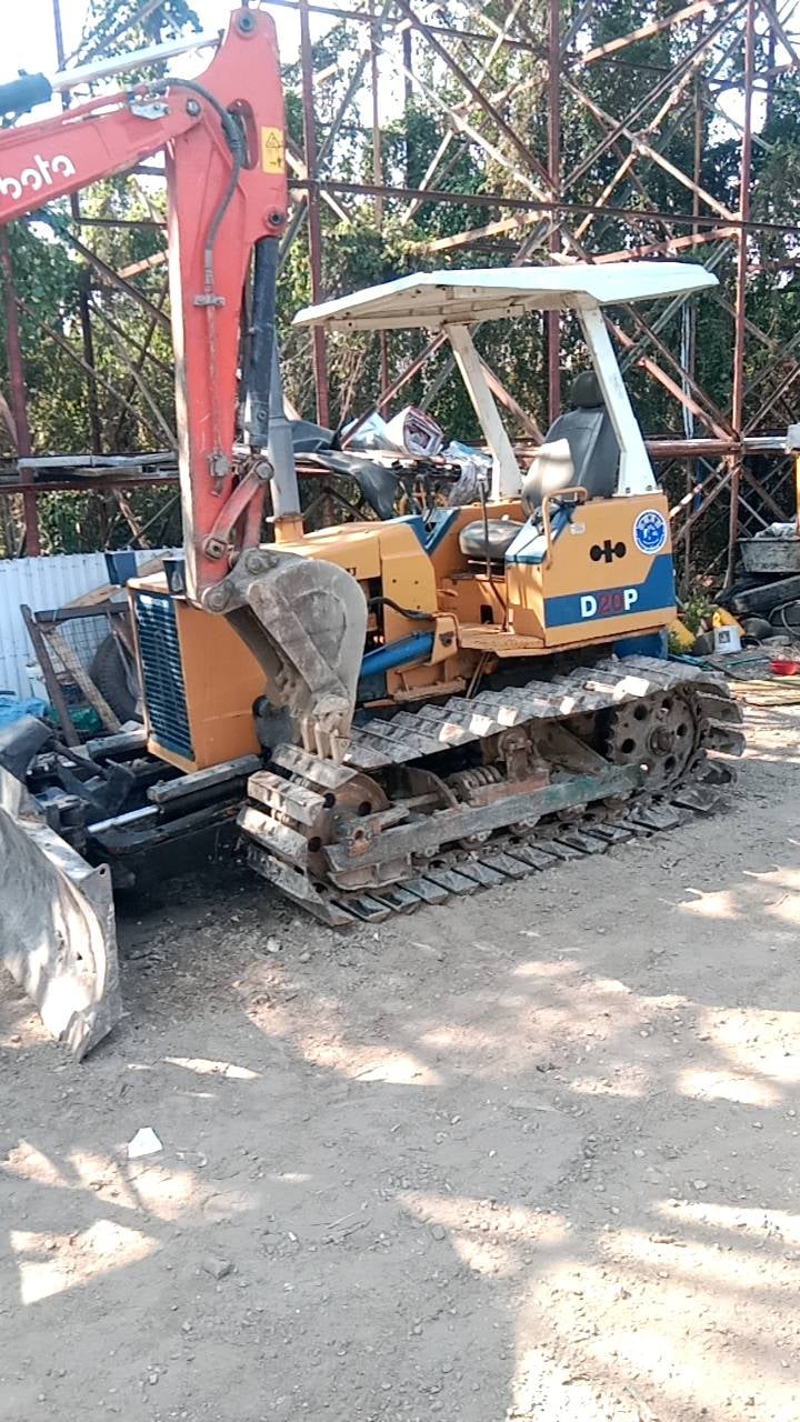 ขายแทรกเตอร์komatsu D20p-6 ตีนเป็ด ใบมีดสไล้ ใช้งานปกติ ราคา180,000ย.