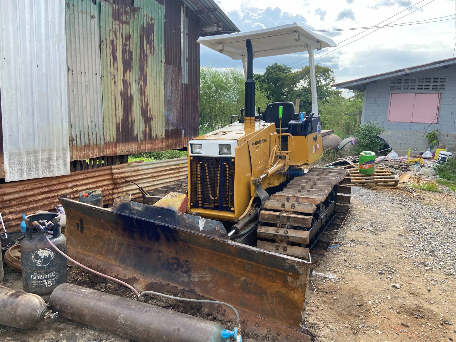 ขายแทรกเตอร์komatsu D20p-7รถใช้งานได้ปกติ รถสภาพดีเยี่ยมขายราคา320,000บ.
