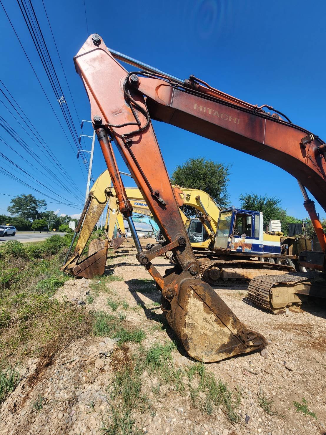 ขายแม็คโคร hitachi zaxis-1 ขนาด200  ใช้งานปกติ มีไลแย็ก เอกสารใบซื้อขายราคา330,000บ.