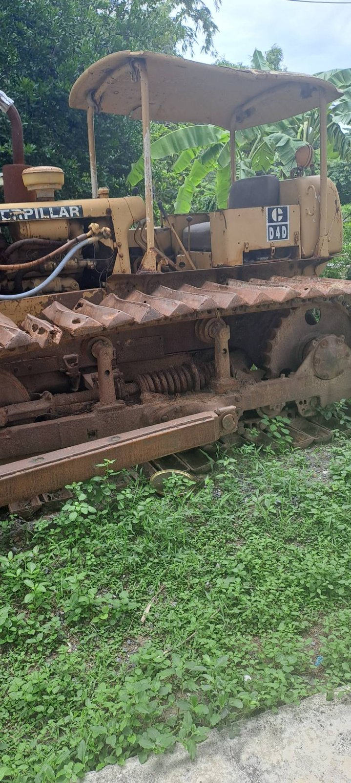 ขายแทรกเตอร์CAT D4D ตีนเป็ด ใช้งานดี ราคาถูก249,000บ. ขายแทรกเตอร์CAT D4D ตีนเป็ด ใช้งานดี ราคาถูก249,000บ.