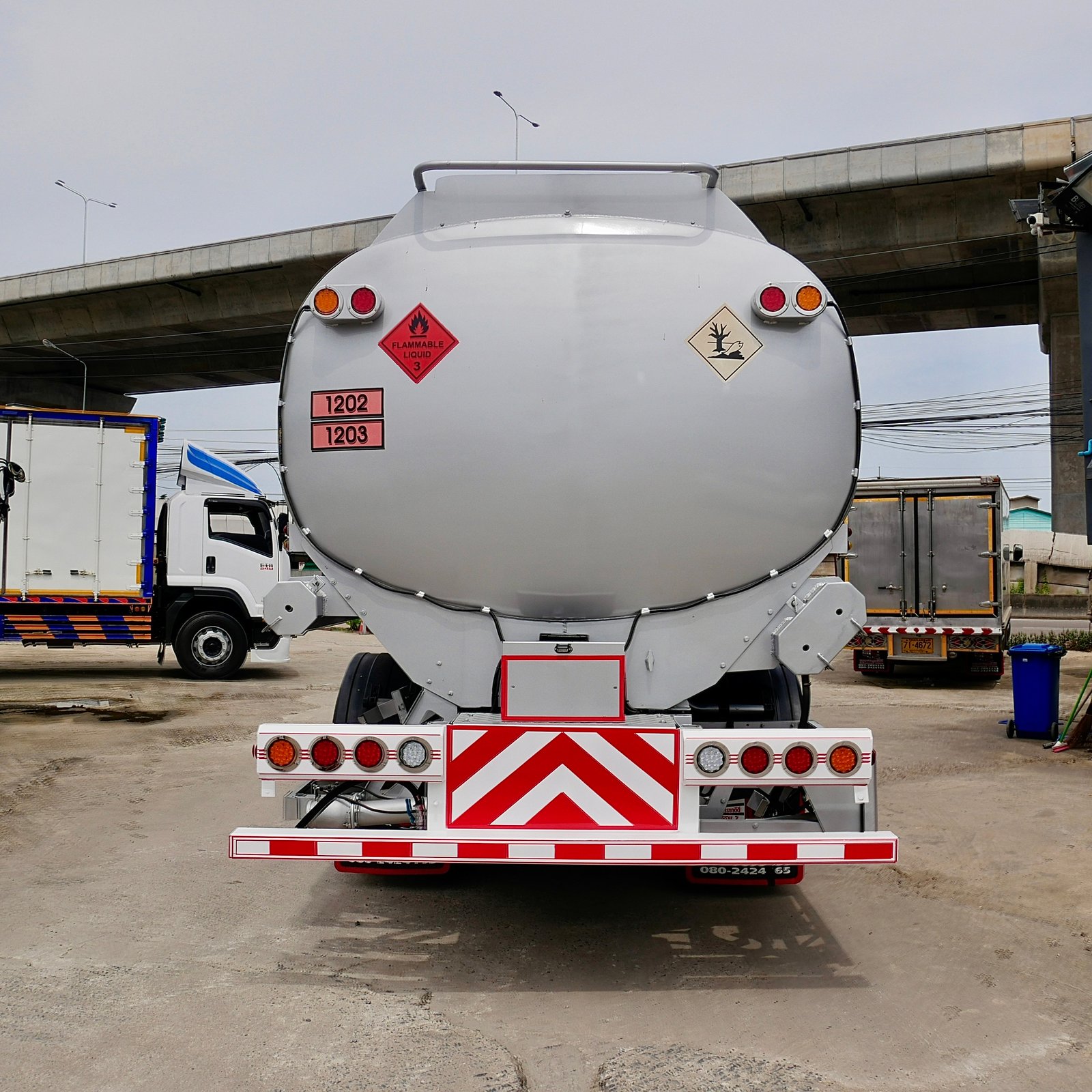 ISUZU FVM 240 รถน้ำมัน ISUZU FVM 240 รถน้ำมัน