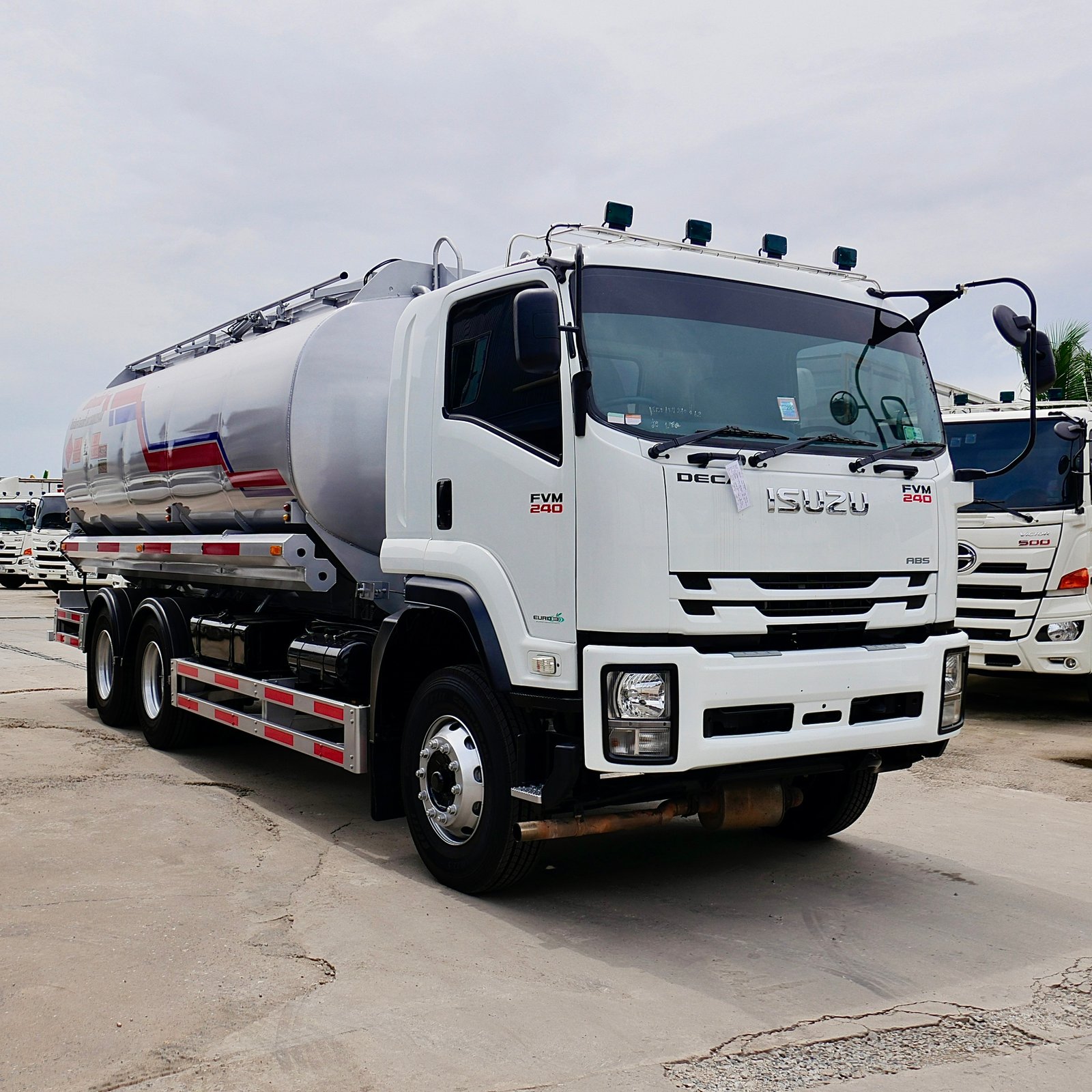 ISUZU FVM 240 รถน้ำมัน