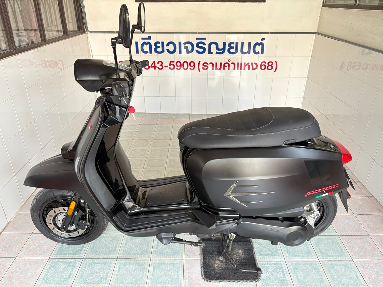 V200 GP สีเดิมโรงงาน ถังสวยไม่บุบ สภาพพร้อมขับ รถมือเดียว ใช้งานน้อย มีรับประกัน เครื่องดี ศูนย์ดี ว V200 GP สีเดิมโรงงาน ถังสวยไม่บุบ สภาพพร้อมขับ รถมือเดียว ใช้งานน้อย มีรับประกัน เครื่องดี ศูนย์ดี ว