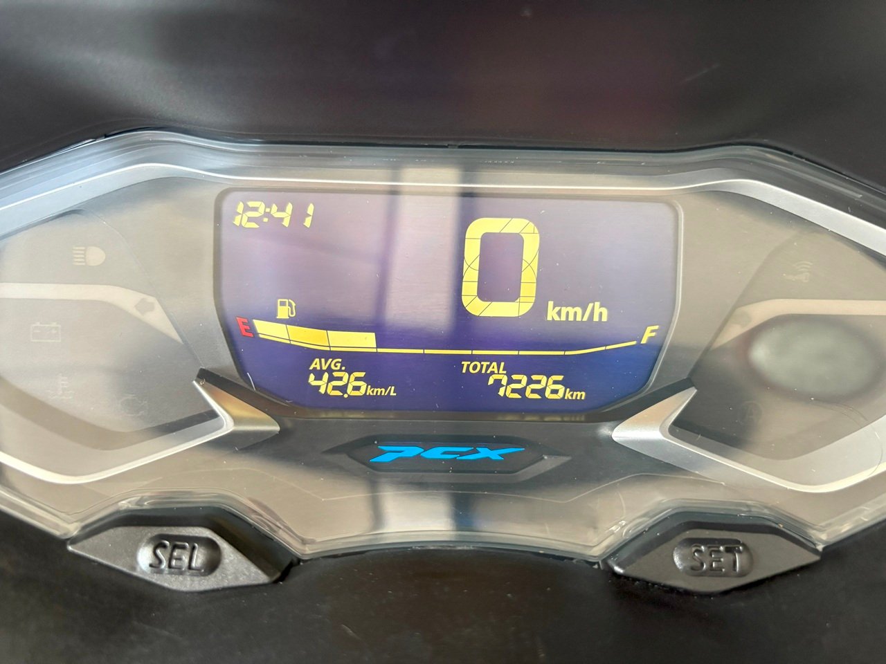 PCX160 โฉม2023 สภาพซื้อจอด กุญแจครบ สีเดิมโรงงาน รถมือเดียว เอกสารครบ มีรับประกัน ผ่อนได้ทั่วไทย วิ่ PCX160 โฉม2023 สภาพซื้อจอด กุญแจครบ สีเดิมโรงงาน รถมือเดียว เอกสารครบ มีรับประกัน ผ่อนได้ทั่วไทย วิ่
