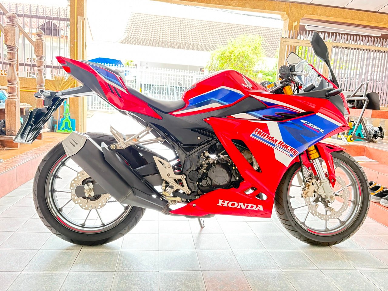 CBR150R ABS ผ่อนได้ ไม่ต้องค้ำ มีประกัน มีเก็บปลายทาง เอกสารครบ สภาพใสกริ๊บ ชุดสีไร้ริ้วรอย เครื่องเ