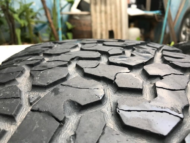 Lenso max1 ขอบ16 ดำด้าน พร้อมยาง Bf 265-75-16 Lenso max1 ขอบ16 ดำด้าน พร้อมยาง Bf 265-75-16