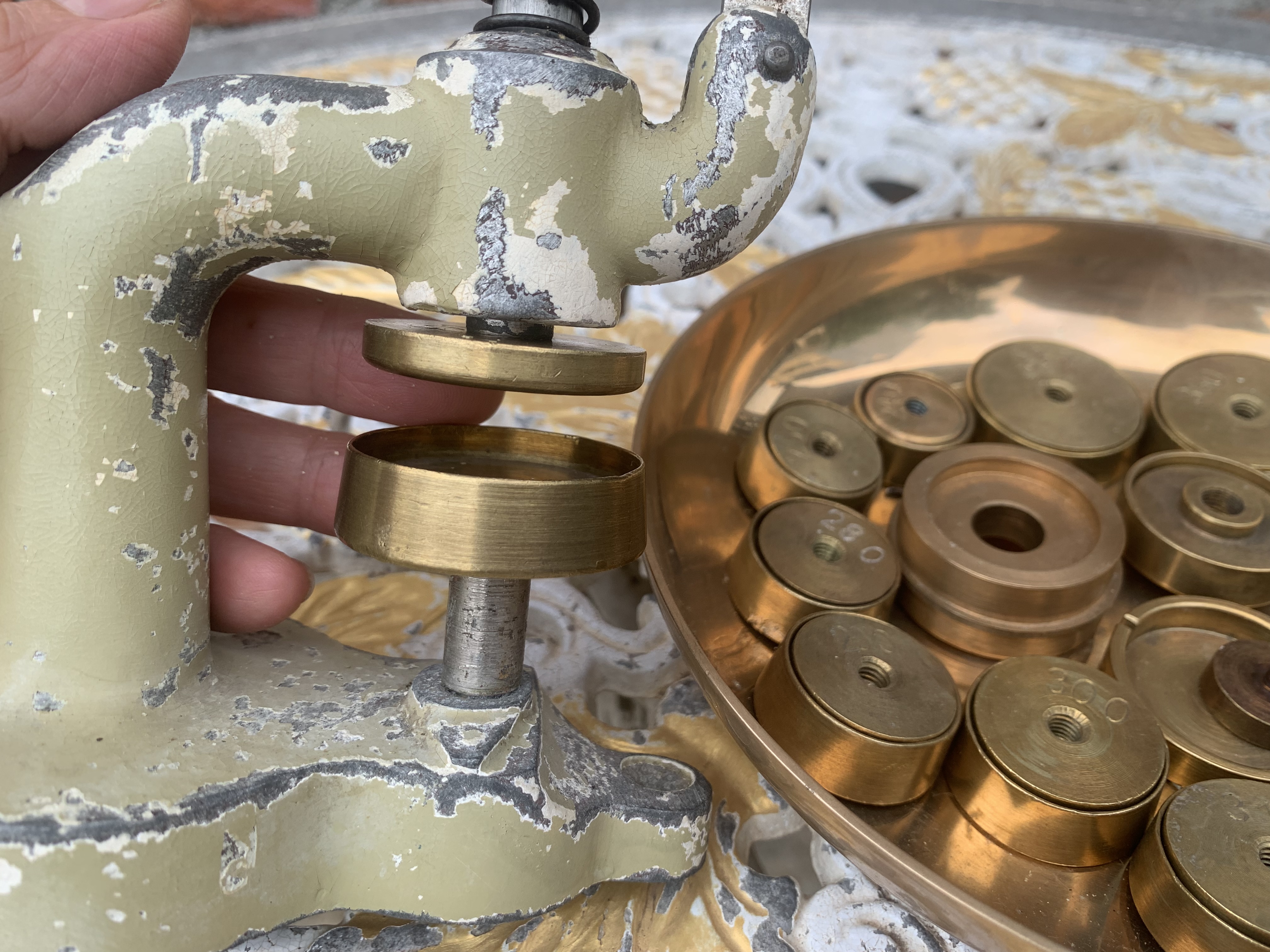 เครื่องปั้มหลังนาฬิกา เครื่องปั้มหลังนาฬิกา