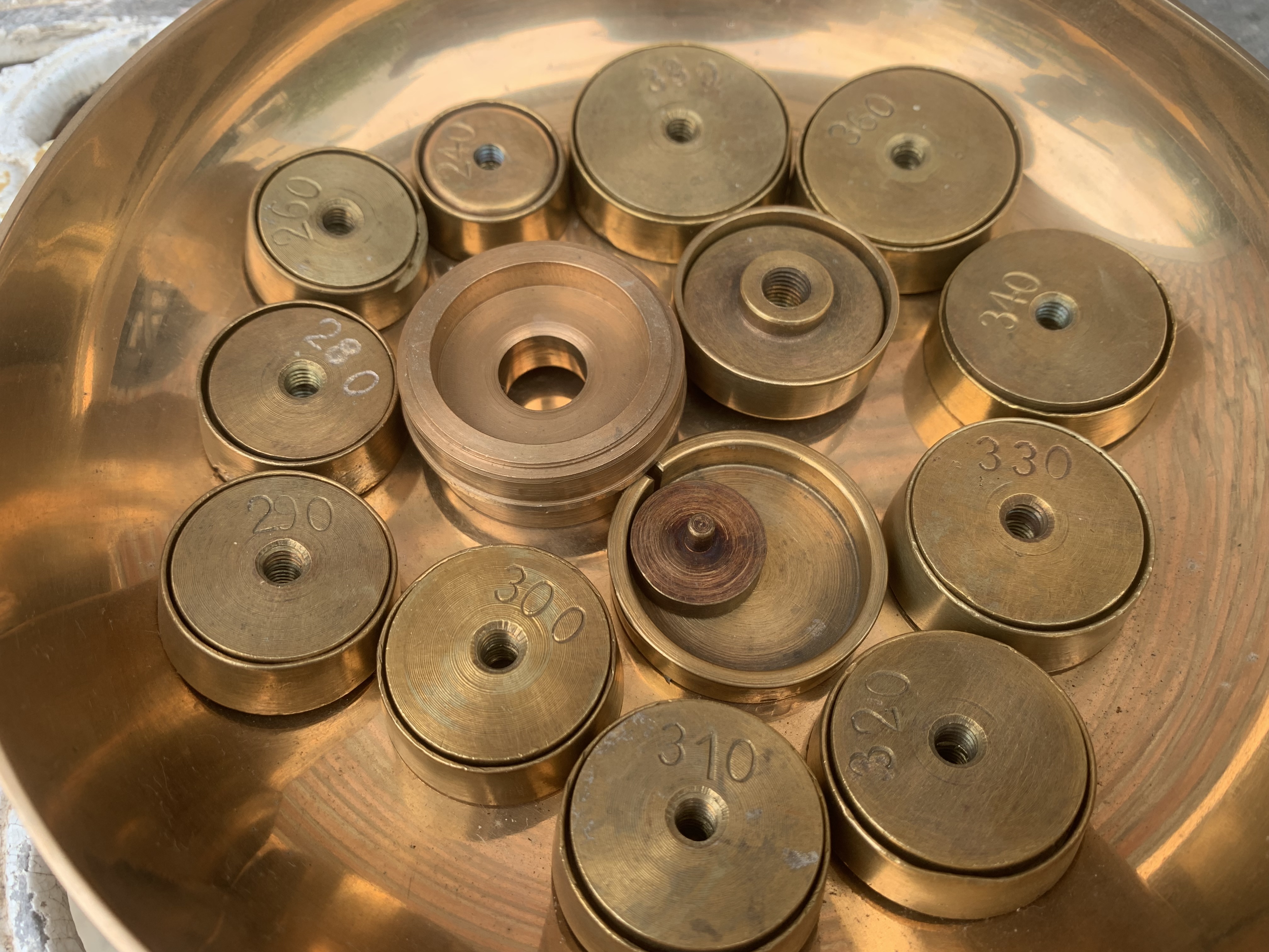 เครื่องปั้มหลังนาฬิกา เครื่องปั้มหลังนาฬิกา