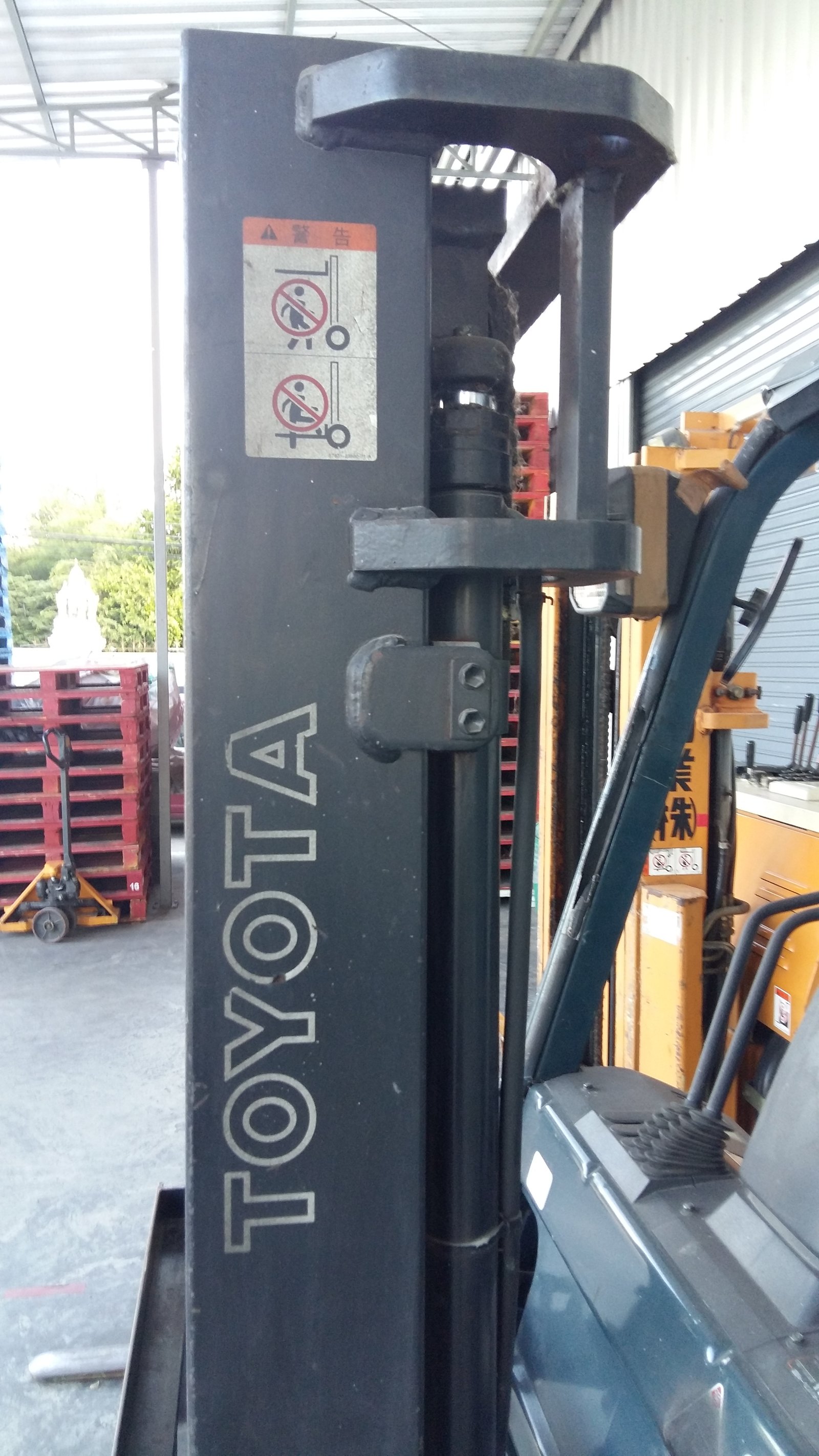 ขายรถโฟล์คลิฟท์ไฟฟ้า TOYOTA รุ่น 7FBL15 ยกได้1.5ตัน เสาสูง3เมตร