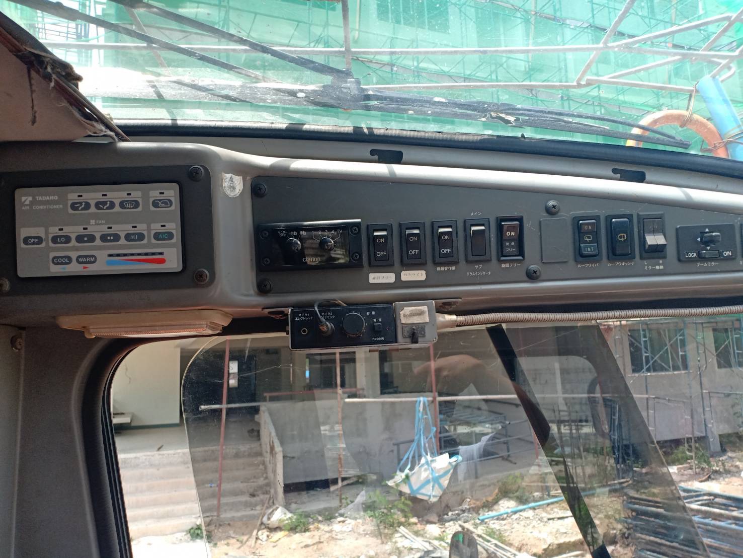 ขายรถเครน 25 ตัน 4ล้อ GR 250N 1 ปี 2002 เซฟตี้ 100 เล่มทะเบียนครบ สภาพพร้อมใช้