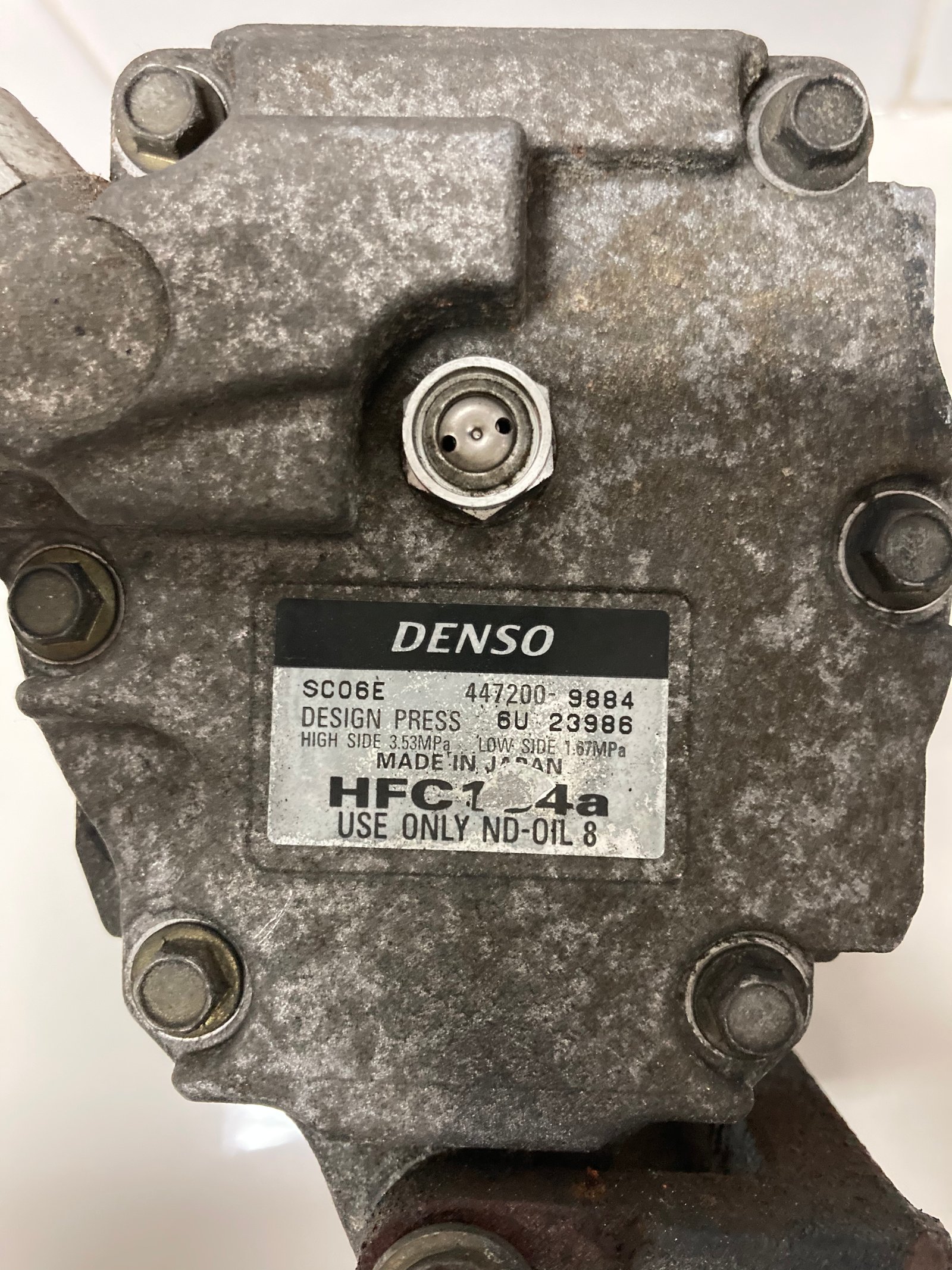 ขายคอมแอร์มิร่ามือสองไม่กินแรงเครื่องรุ่น DENSO รุ่น HFC 134a รหัส SC08E