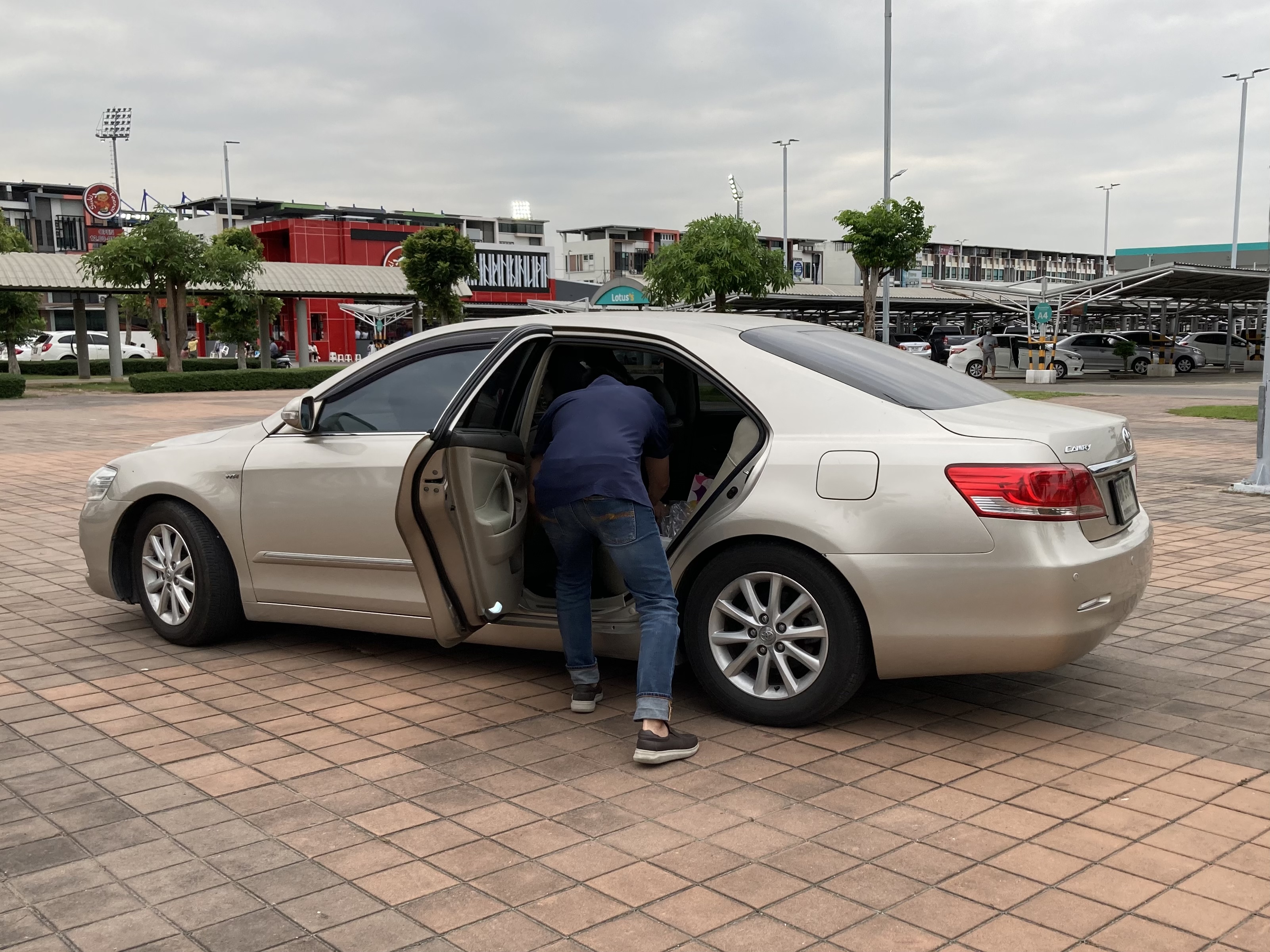 ขายลายไม้ข้างประตู NISSAN รุ่น CUBE2 นำเข้ามาจากญี่ปุ่นแท้ ขายลายไม้ข้างประตู NISSAN รุ่น CUBE2 นำเข้ามาจากญี่ปุ่นแท้