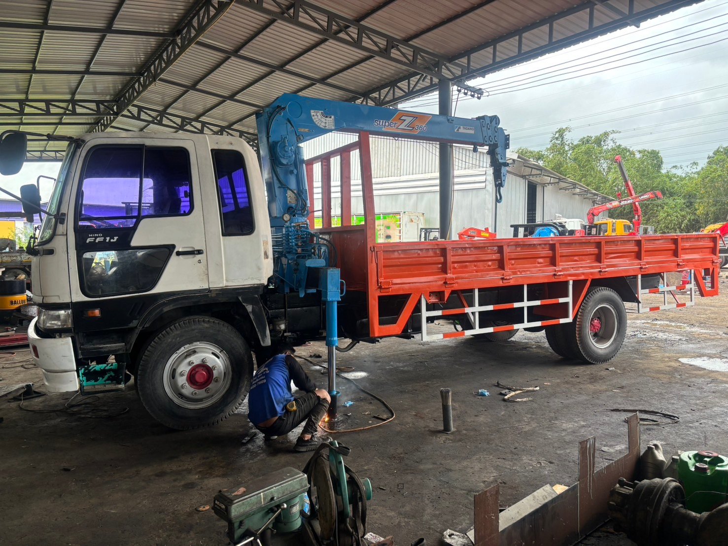 ขาย Hino FF1J ปี 2544 212 แรงม้า เครน 3.5 ตัน 4 ปอก ท้องวี ขาย Hino FF1J ปี 2544 212 แรงม้า เครน 3.5 ตัน 4 ปอก ท้องวี