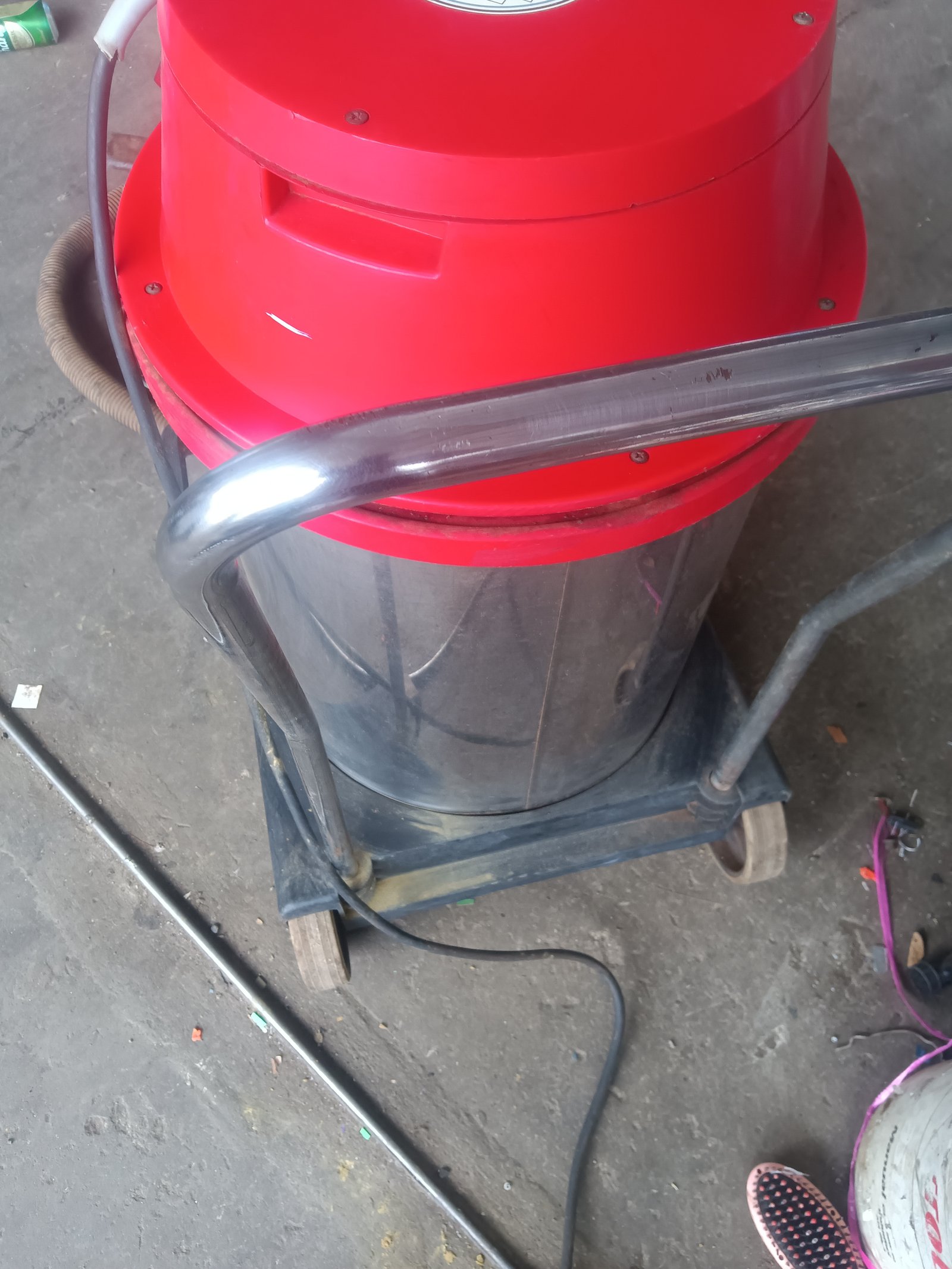 เครื่องดูดฝุ่น ขนาดใหญ่ 3 hp 2000 watt
