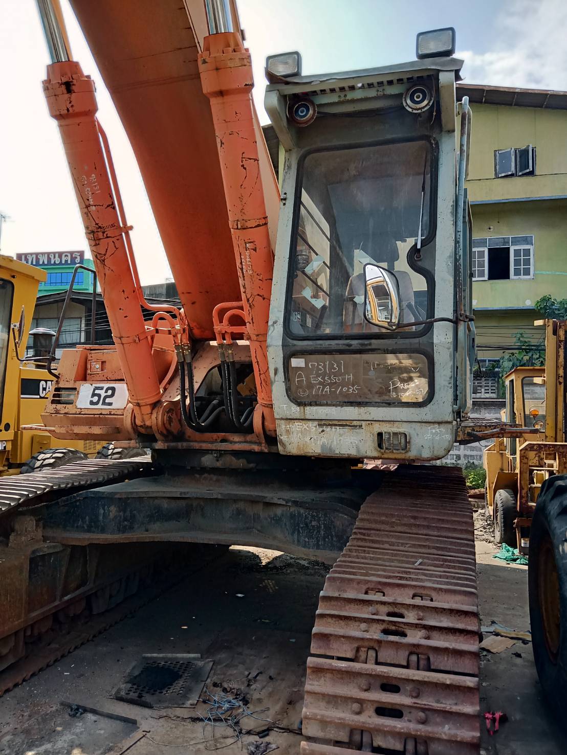 ขายรถขุด HITACHI รุ่น EX 550 H ขนาด 50 ตัน ขายรถขุด HITACHI รุ่น EX 550 H ขนาด 50 ตัน