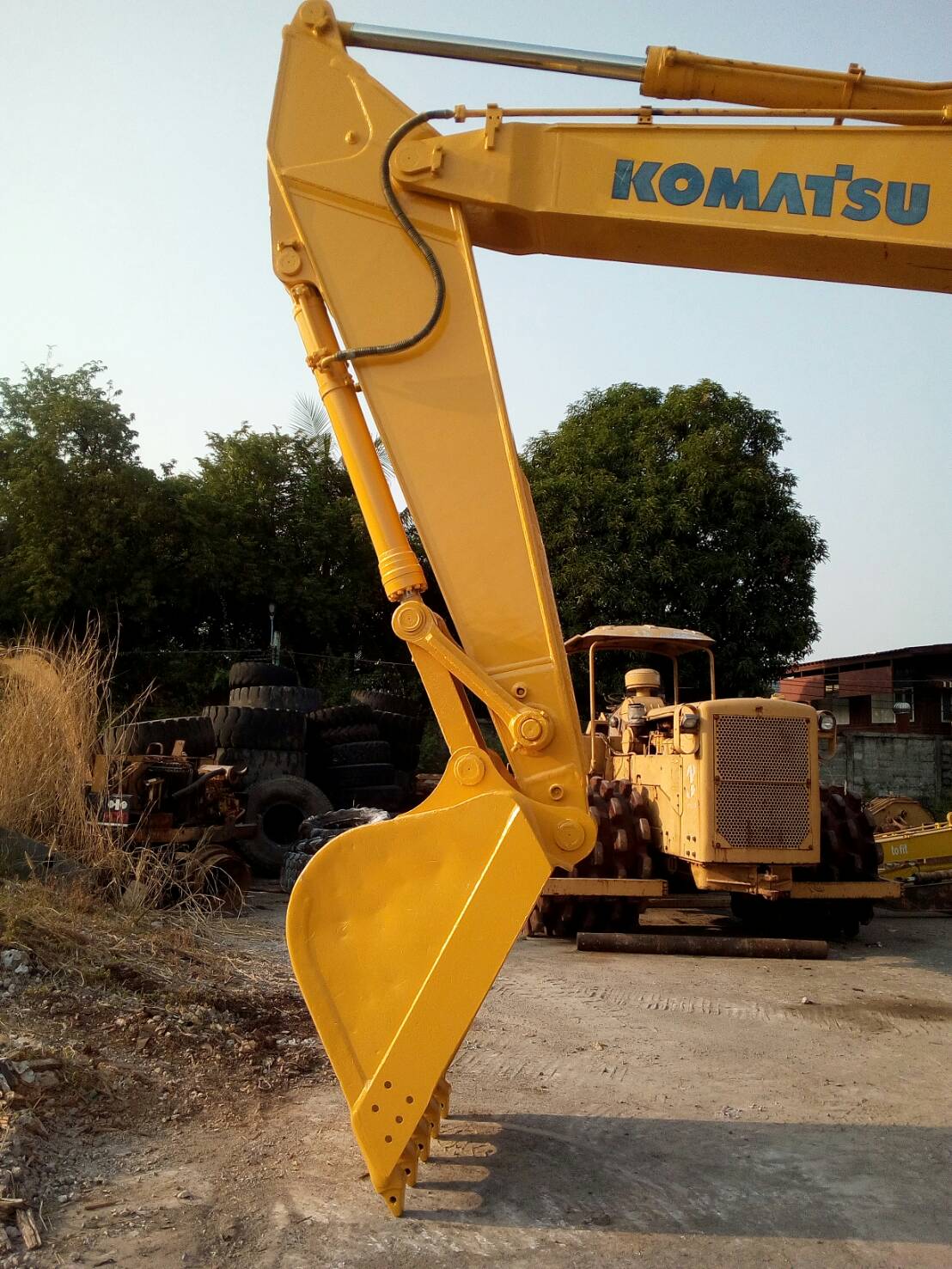 KOMATSU รุ่น PC300-8 KOMATSU รุ่น PC300-8