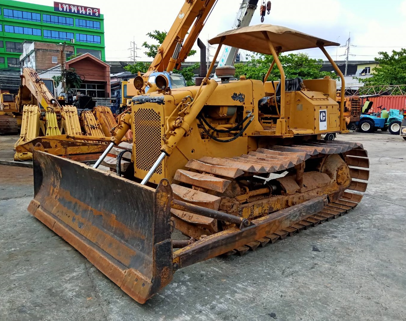 รถแทรคเตอร์ CAT รุ่น D4E สภาพเดิมๆ เครื่องดี พร้อมลุยงาน