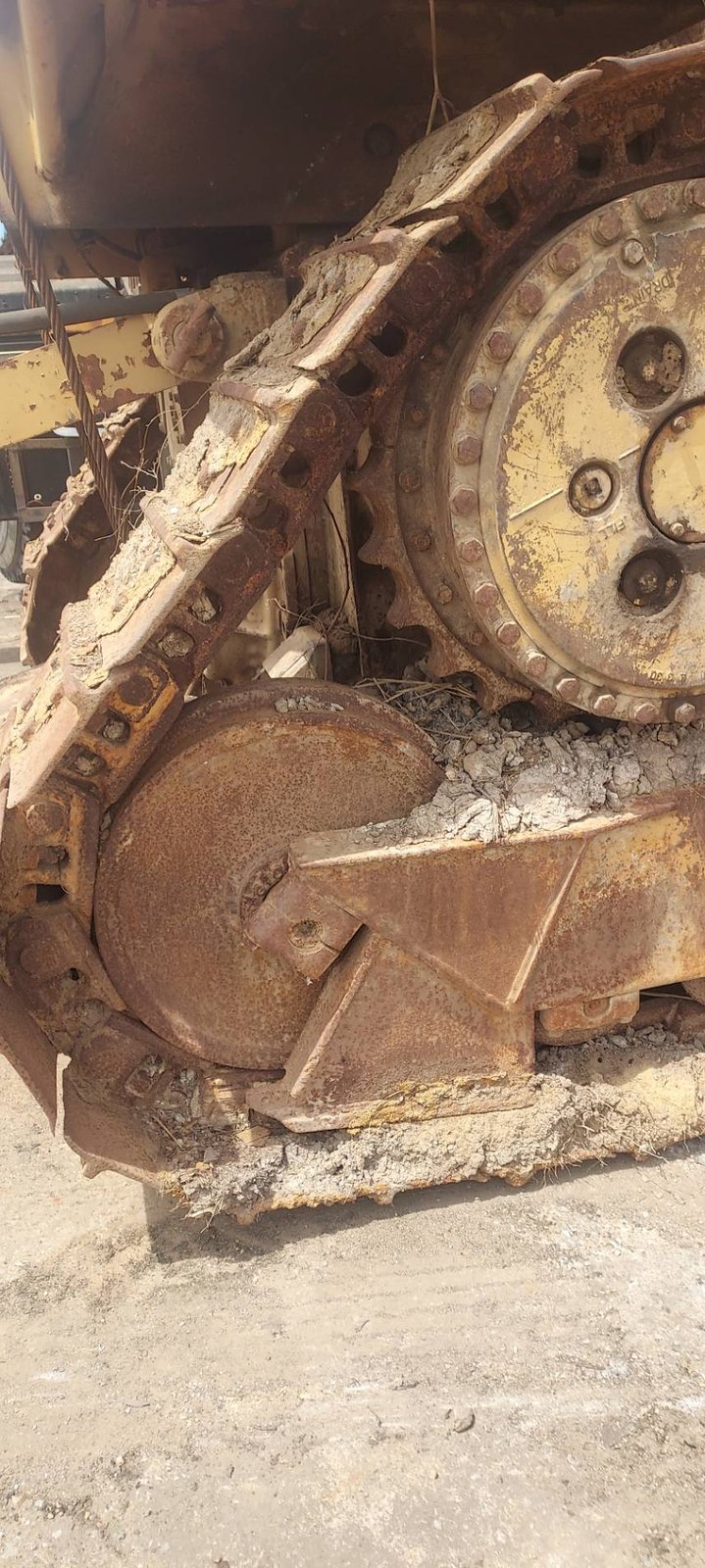 รถแทรคเตอร์ตีนตะขาบ CAT D6H ขายตามสภาพ รถแทรคเตอร์ตีนตะขาบ CAT D6H ขายตามสภาพ
