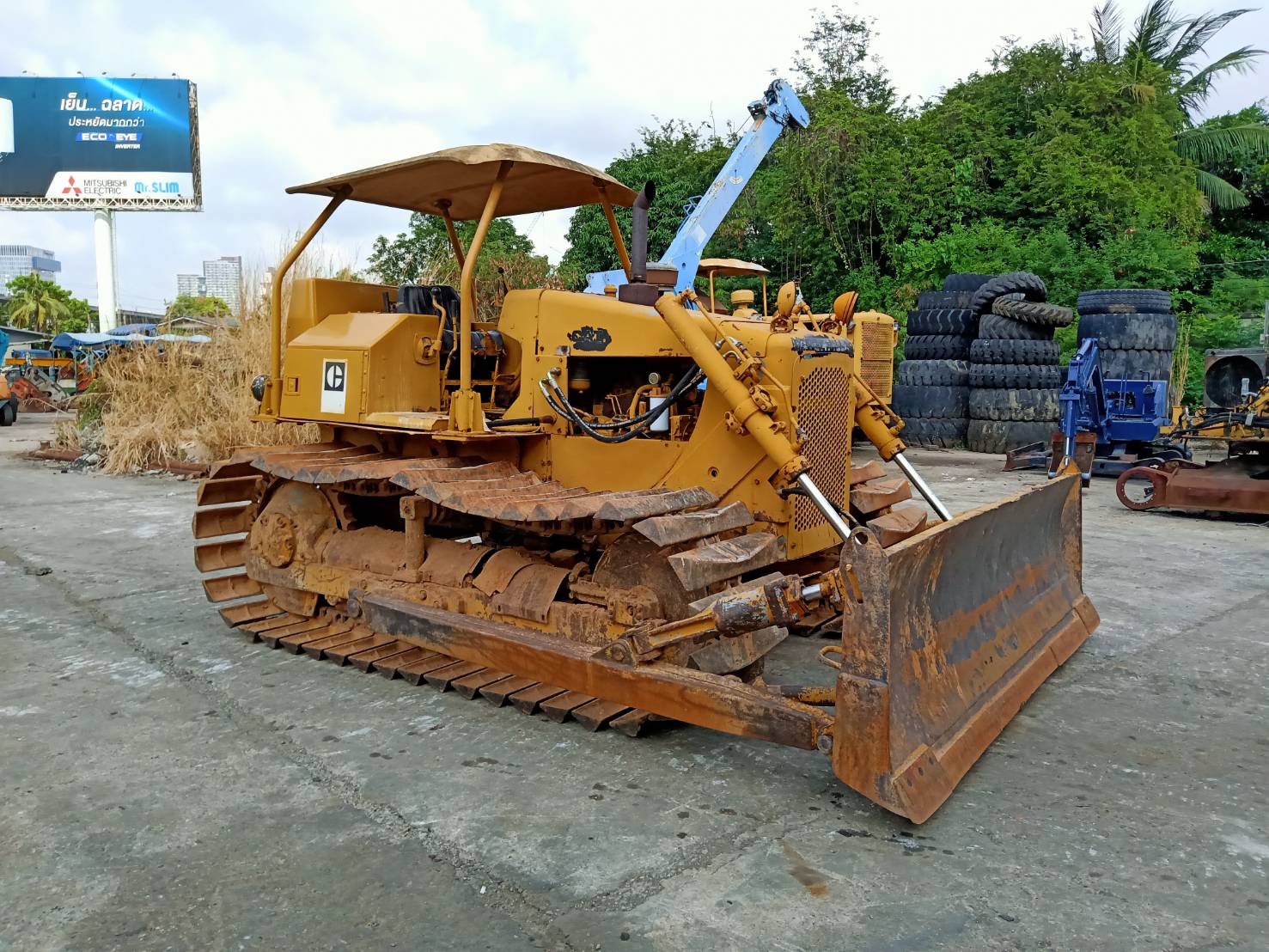 รถแทรคเตอร์ CAT รุ่น D4E สภาพเดิมๆ เครื่องดี พร้อมลุยงาน รถแทรคเตอร์ CAT รุ่น D4E สภาพเดิมๆ เครื่องดี พร้อมลุยงาน