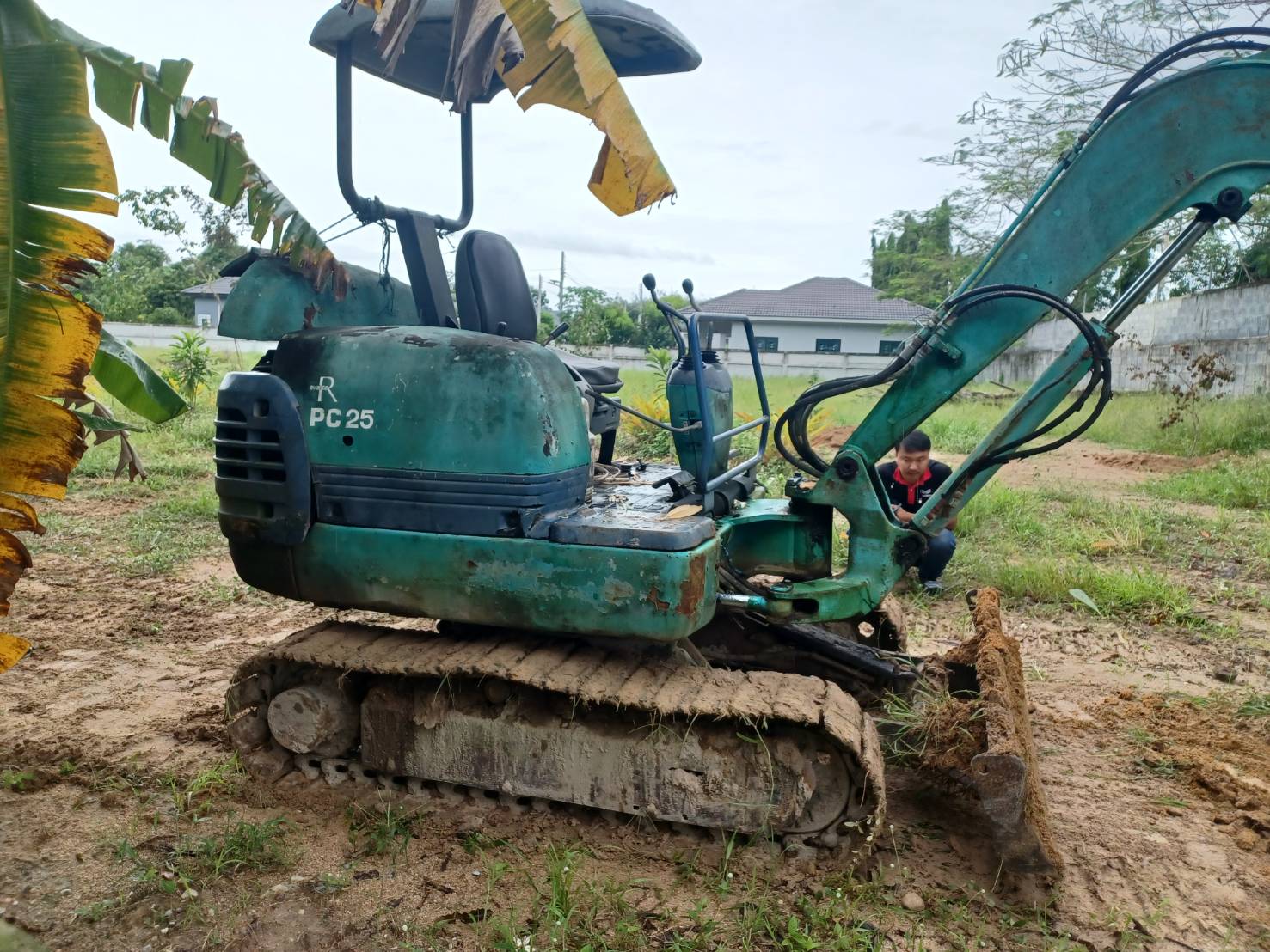 ขายแบ็คโคKOMATSU PC25-8 หมวดวิโรจน์