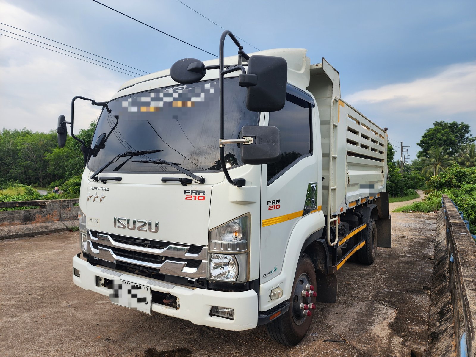 รถบรรทุก6ล้อดั้ม ISUZU FRR210 ปี2564 สนใจติดต่อ 089-4625982