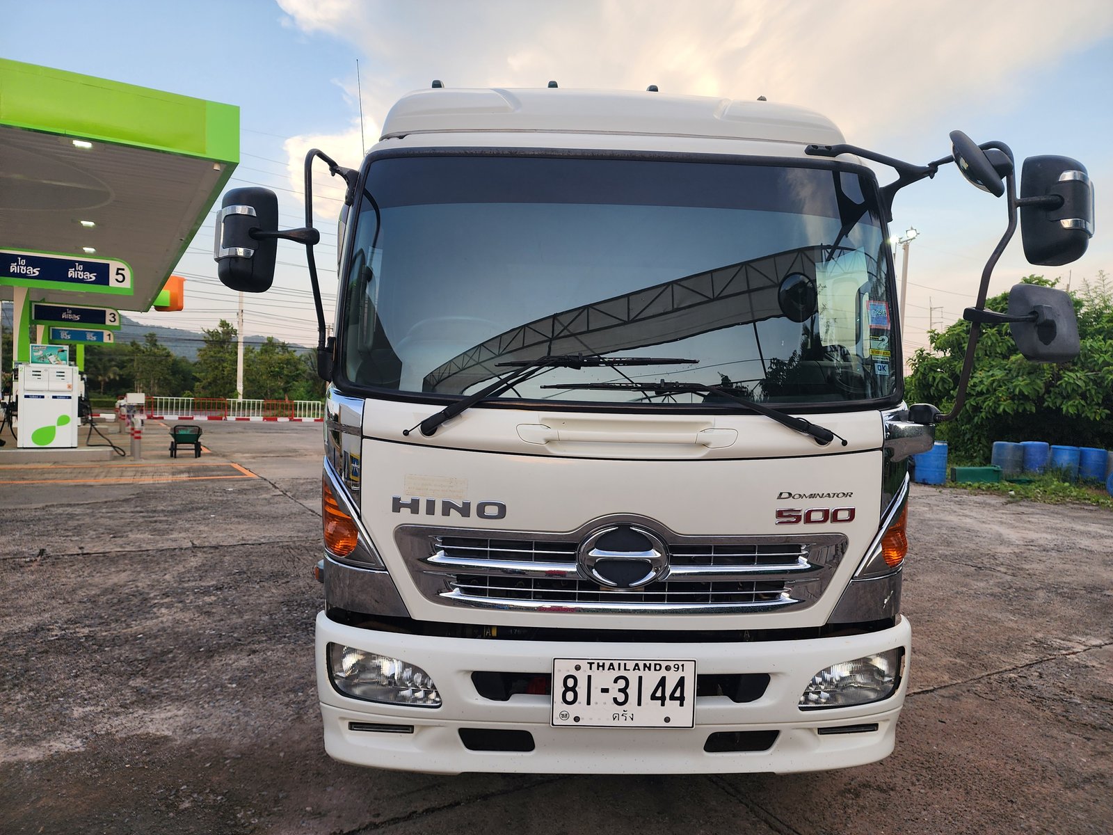 รถบรรทุก6ล้อดั้มHINO DOMINATOR 175 ปี60 สนใจติดต่อสอบถาม 089-4625982