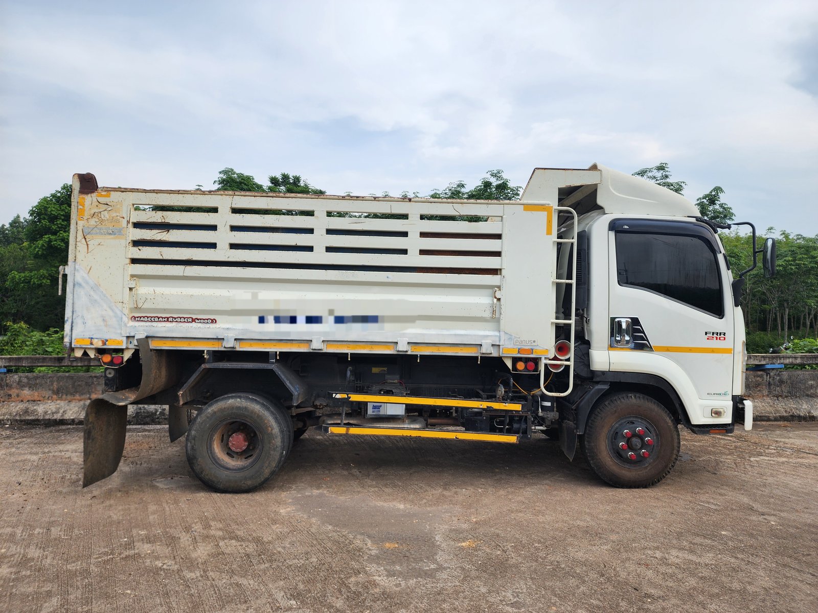 รถบรรทุก6ล้อดั้ม ISUZU FRR210 ปี2564 สนใจติดต่อ 089-4625982