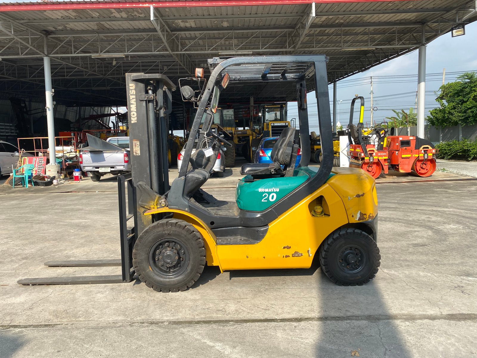 รถฟอร์คลิฟท์ KOMATSU FD20T-16 ยก 2ตัน ยกสูง 3เมตร ติดต่อ Line jiraroj2909