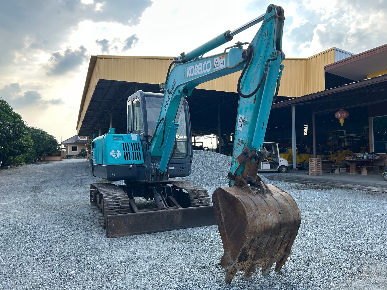 รถแบคโฮ KOBELCO SK60-C ขนาด 6 ตัน รถเก่านอกนำเข้า ติดต่อ Line: jiraroj2909