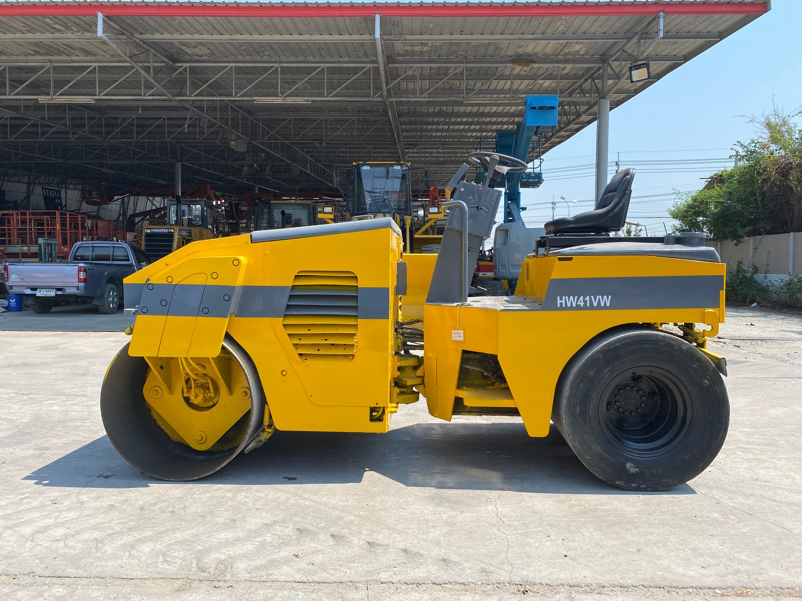 รถบดล้อหน้าเหล็กล้อหลังยาง SUMITOMO  HW41VW ขนาด 4ตัน รถเก่านอกนำเข้า   ติดต่อ Line  jiraroj2909