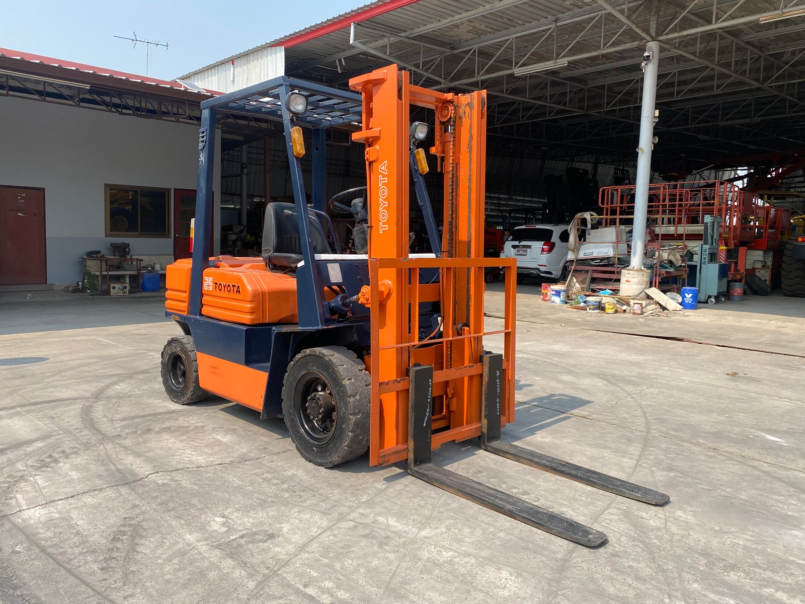 รถฟอร์คลิฟท์ TOYOTA 02-5FD25 ยก 2.5 ตัน เสาสูง 3เมตร ติดต่อ Line jiraroj2909 รถฟอร์คลิฟท์ TOYOTA 02-5FD25 ยก 2.5 ตัน เสาสูง 3เมตร ติดต่อ Line jiraroj2909