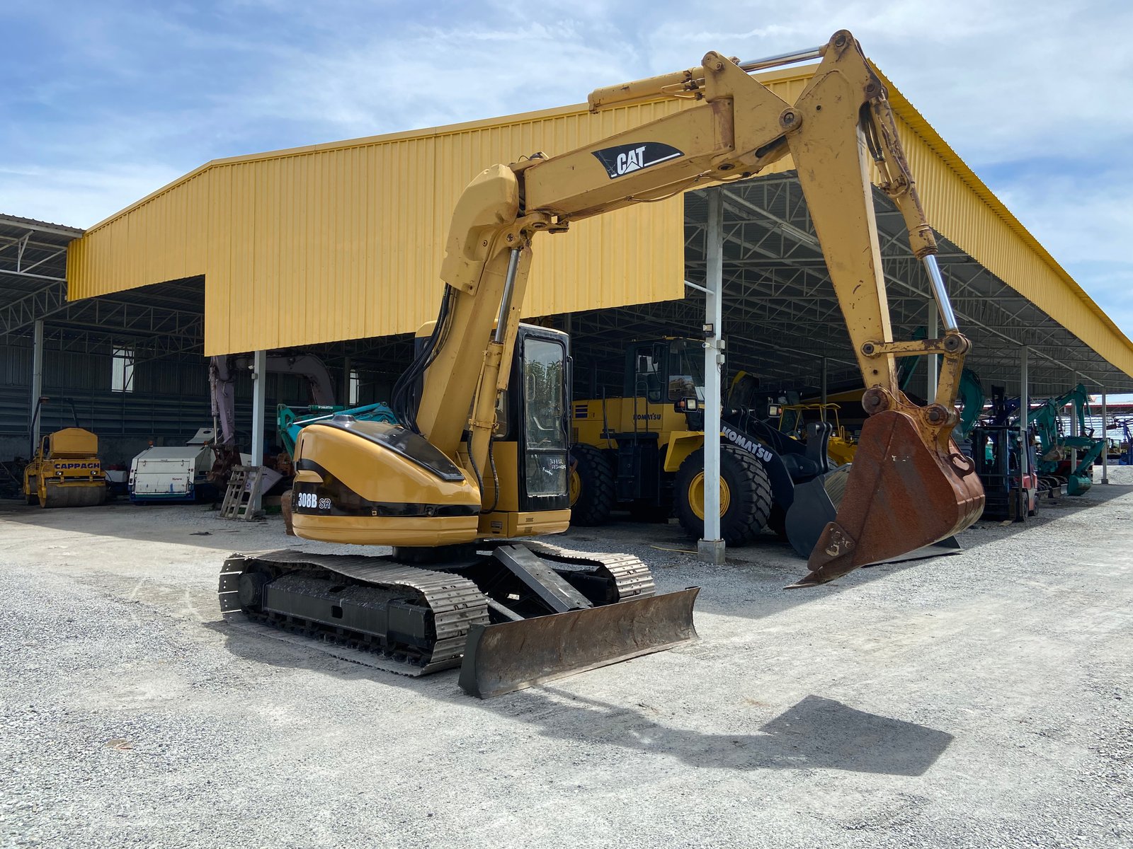 รถแบคโฮ CAT 308BSR ขนาด 8 ตัน บูมสไลด์ รถเก่านอก ติดต่อ Line jiraroj2909