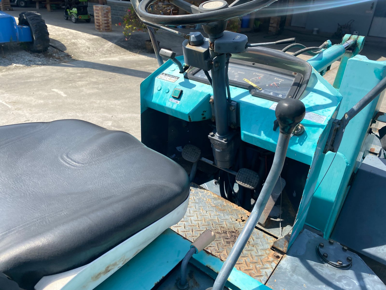 รถตักล้อยาง KUBOTA RA500 บุ้งกี๋ 0.6คิว ยกสูง 3.2 เมตร ติดต่อ Line jiraroj2909