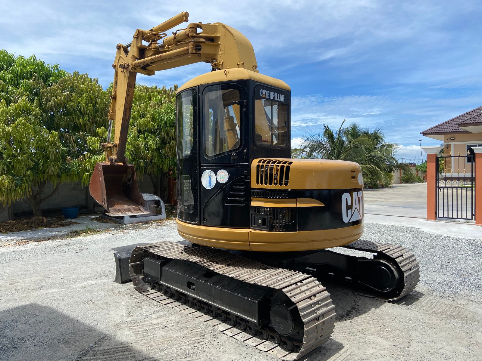 รถแบคโฮ CAT 308BSR ขนาด 8 ตัน บูมสไลด์ รถเก่านอก ติดต่อ Line jiraroj2909