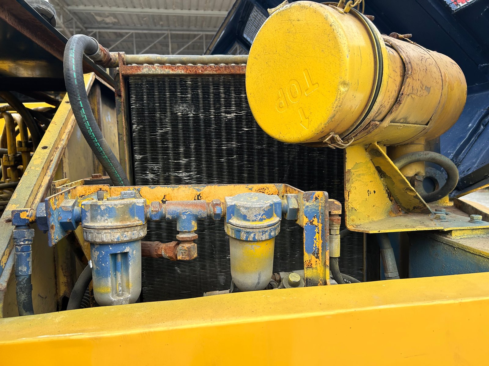 รถแบคโฮล้อยาง KOMATSU PW100-3 ขนาด 10 ตัน ติดต่อ Line jiraroj2909
