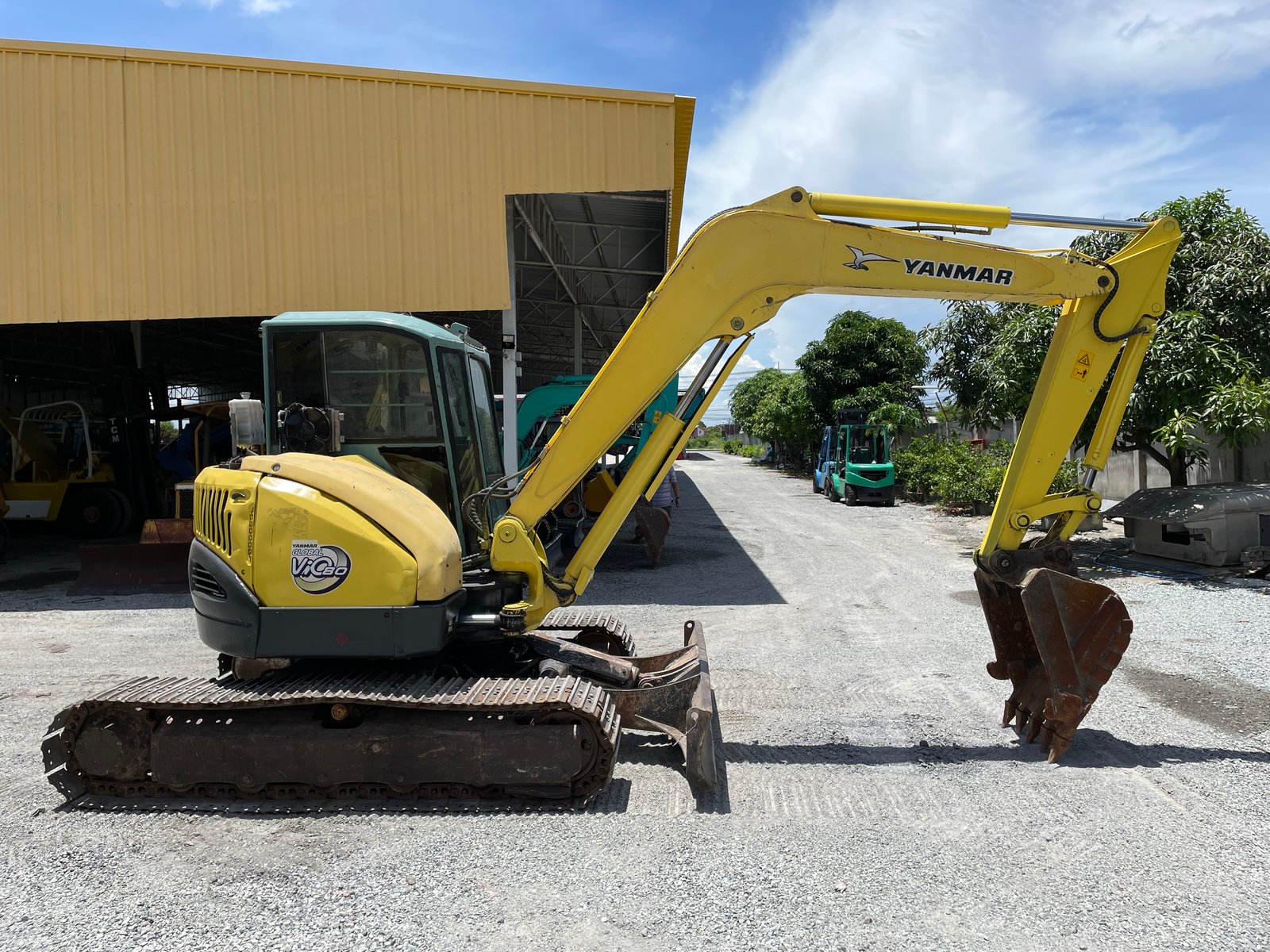รถแบคโฮ YANMAR VIO80B ขนาด 8ตัน รถเก่านอก ติดต่อ Line jiraroj2909