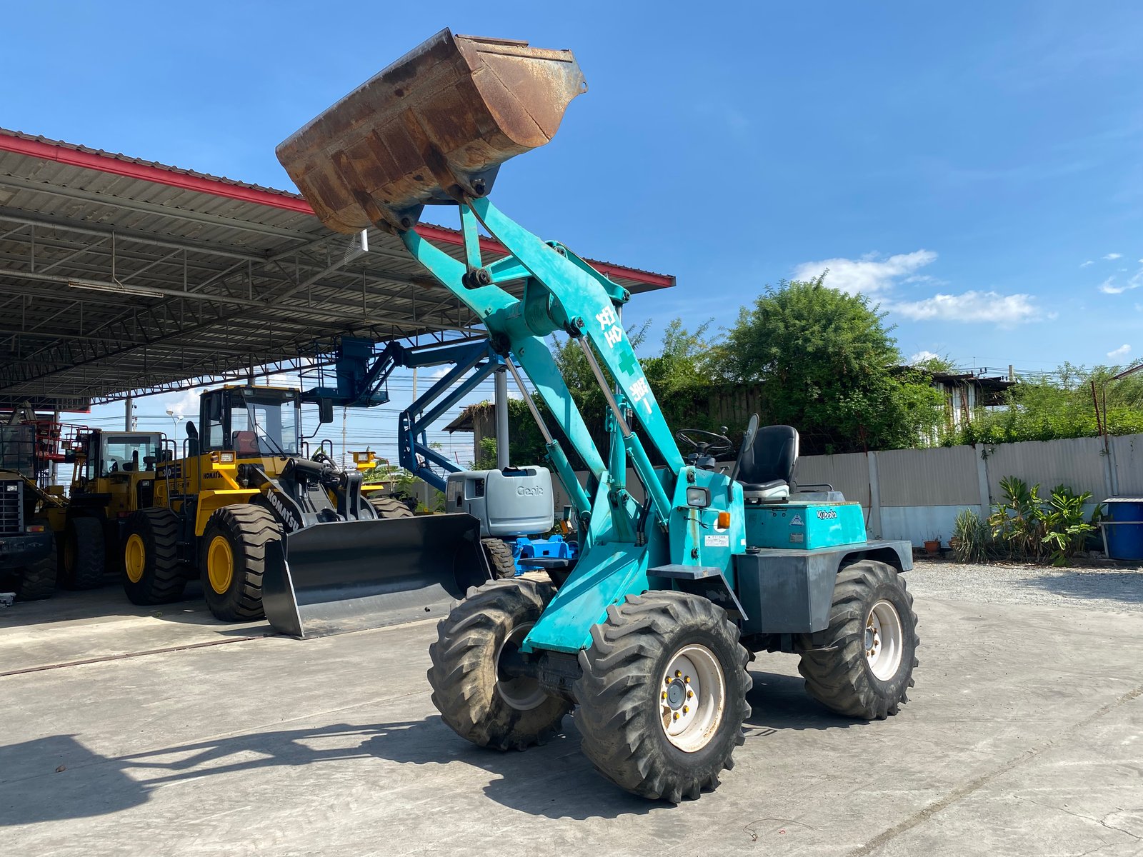รถตักล้อยาง KUBOTA RA500 บุ้งกี๋ 0.6คิว ยกสูง 3.2 เมตร ติดต่อ Line jiraroj2909 รถตักล้อยาง KUBOTA RA500 บุ้งกี๋ 0.6คิว ยกสูง 3.2 เมตร ติดต่อ Line jiraroj2909