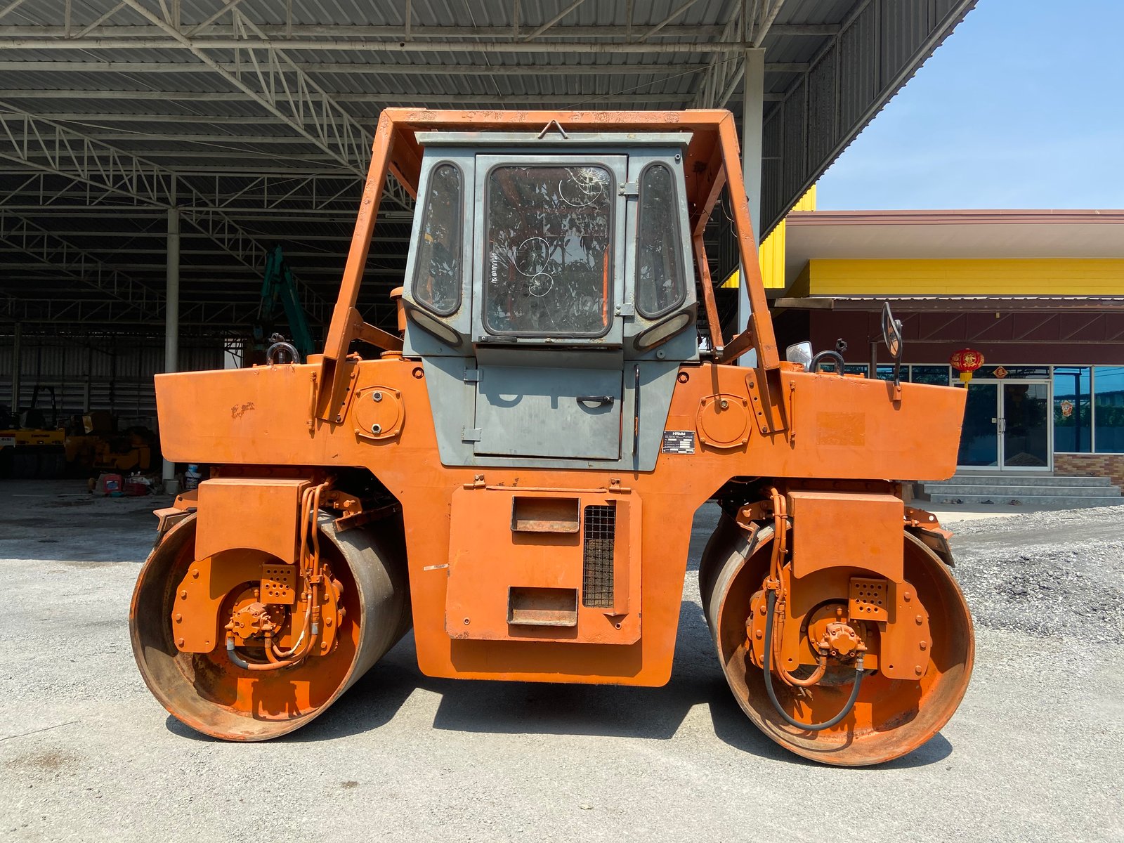 รถบดล้อเหล็ก HAMM DV6.22 ขนาด 7ตัน รถเก่านอกนำเข้า ติดต่อ Line jiraroj2909