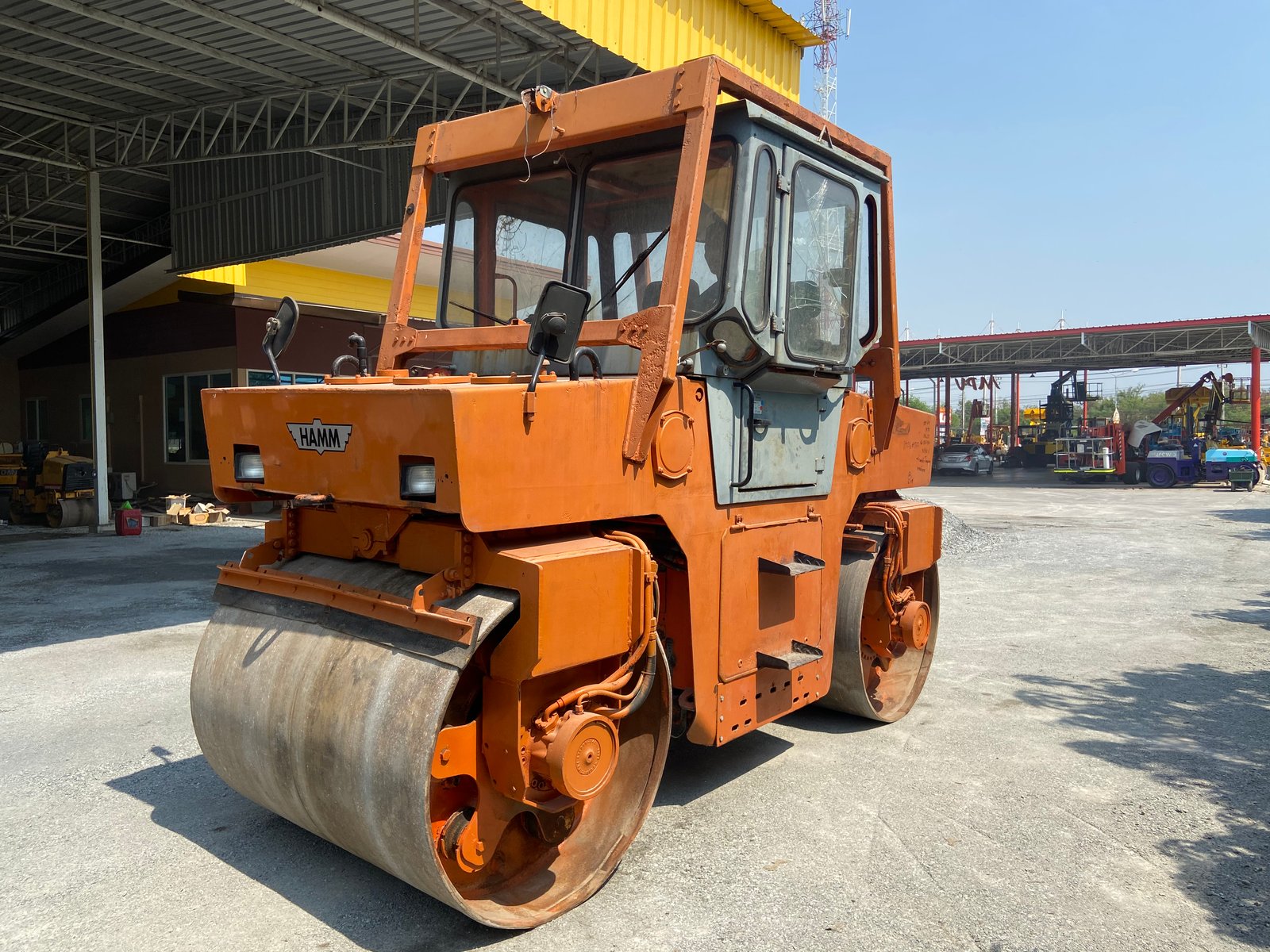 รถบดล้อเหล็ก HAMM DV6.22 ขนาด 7ตัน รถเก่านอกนำเข้า ติดต่อ Line jiraroj2909