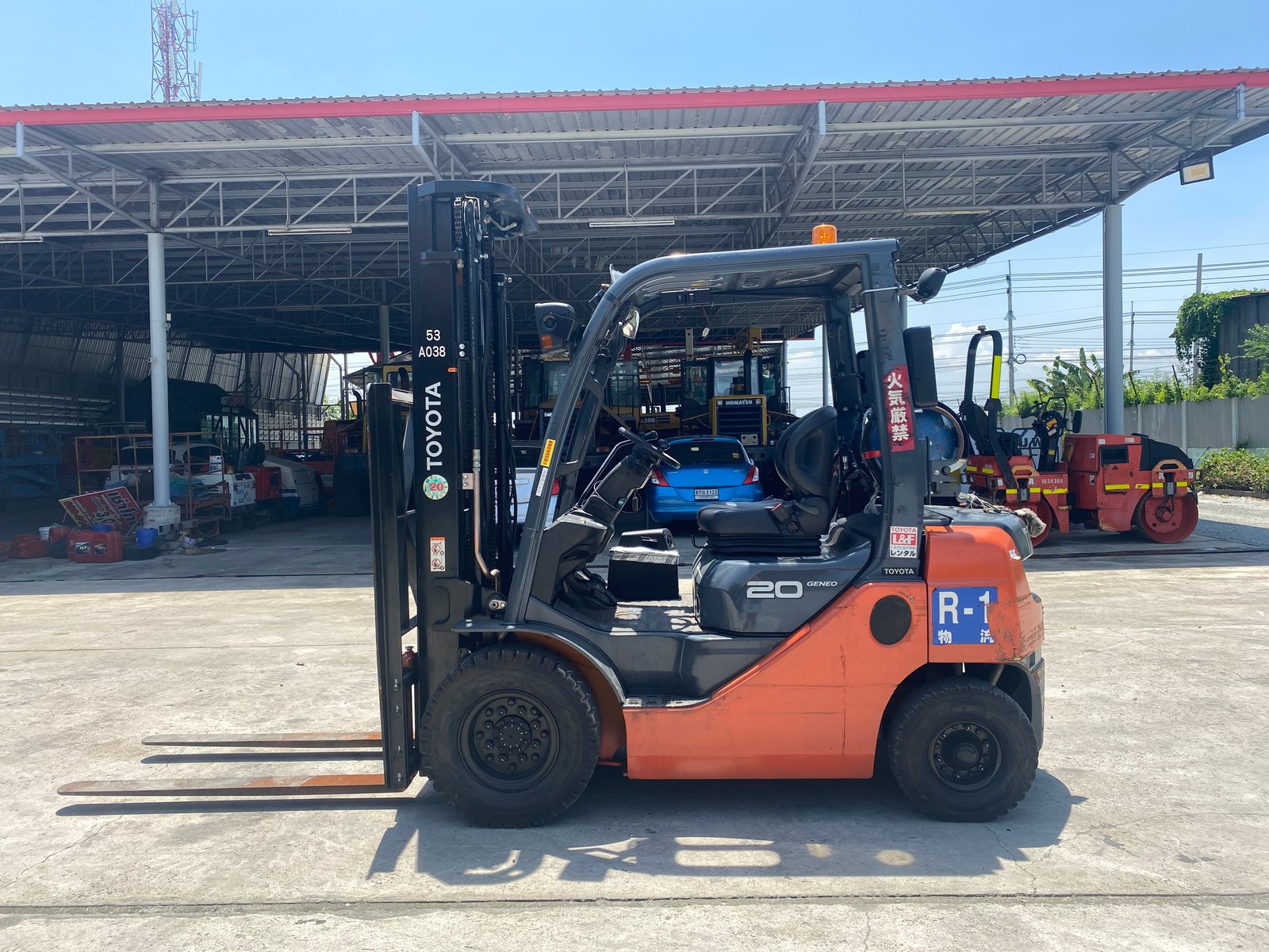 รถฟอร์คลิฟท์ TOYOTA 02-8FG20 ยก 2ตัน ยกสูง 5.5เมตร ใช้แก๊ส LPG ติดต่อ Line jiraroj2909