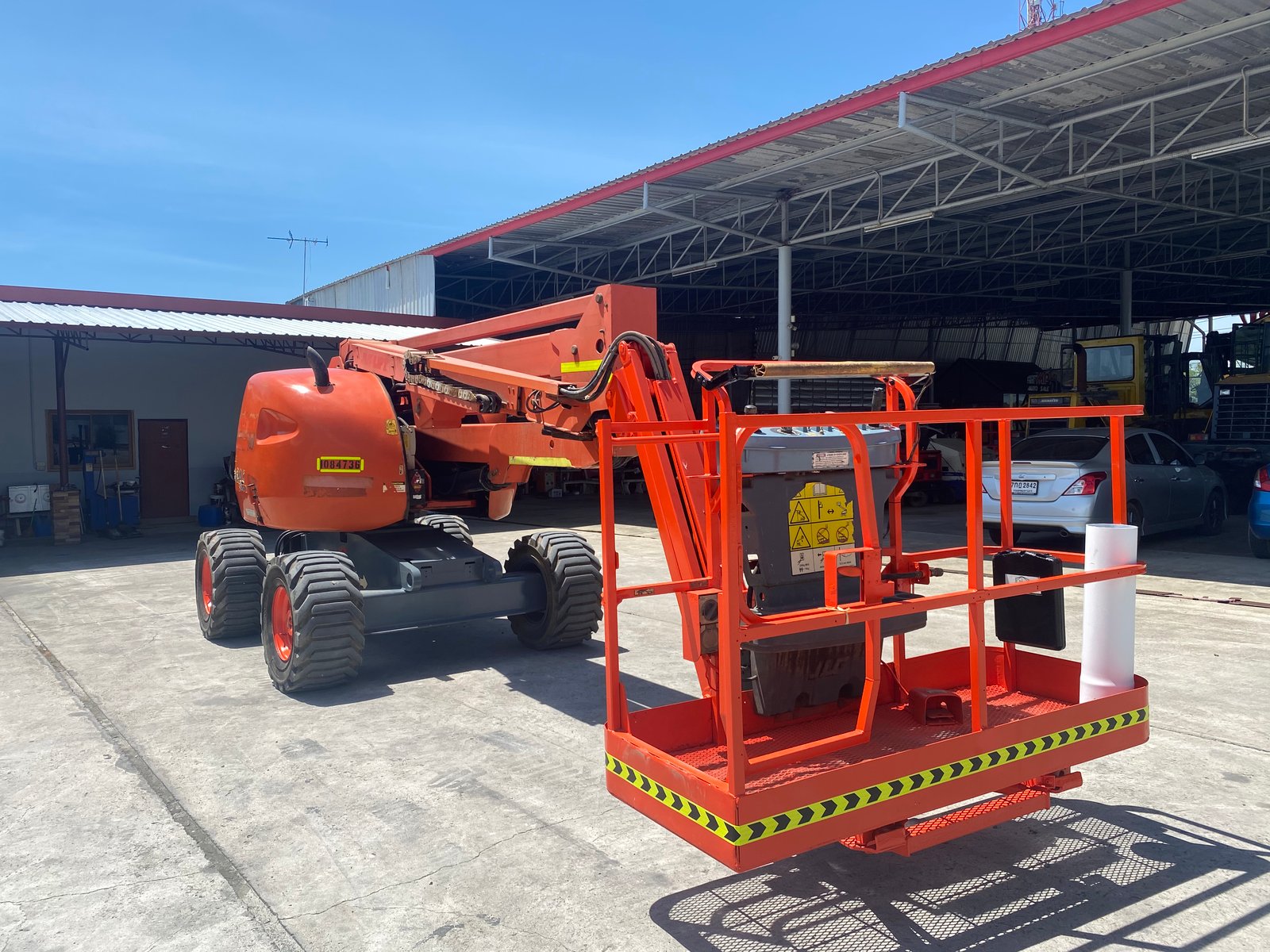 รถกระเช้าบูม JLG 450AJ ความสูง 13.70เมตร เก่านอกนำเข้า ติดต่อ Line jiraroj2909 รถกระเช้าบูม JLG 450AJ ความสูง 13.70เมตร เก่านอกนำเข้า ติดต่อ Line jiraroj2909